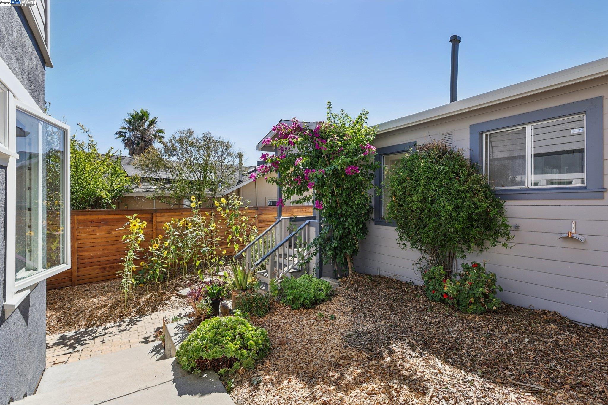 Detail Gallery Image 38 of 57 For 1333 Warren St, Martinez,  CA 94553 - 4 Beds | 3 Baths