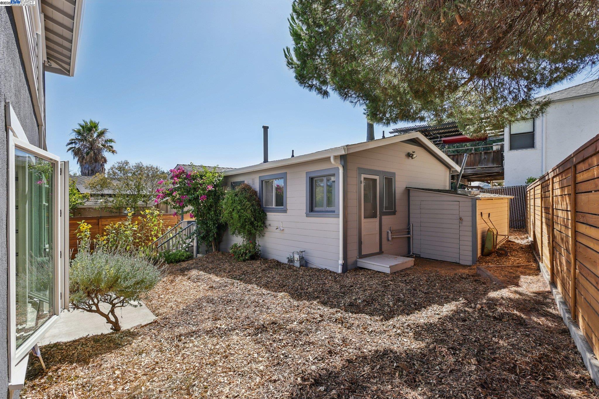 Detail Gallery Image 39 of 57 For 1333 Warren St, Martinez,  CA 94553 - 4 Beds | 3 Baths