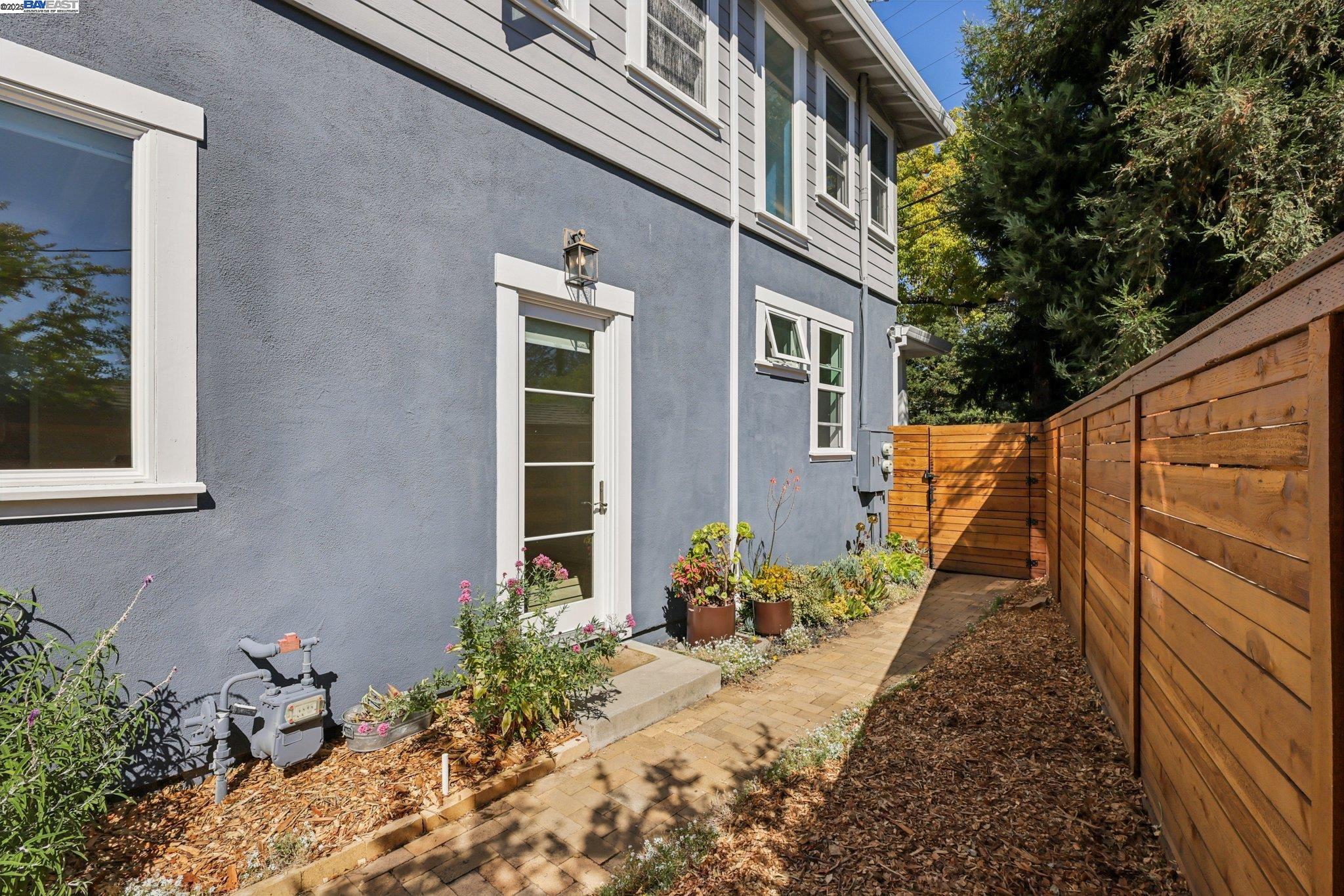 Detail Gallery Image 53 of 57 For 1333 Warren St, Martinez,  CA 94553 - 4 Beds | 3 Baths