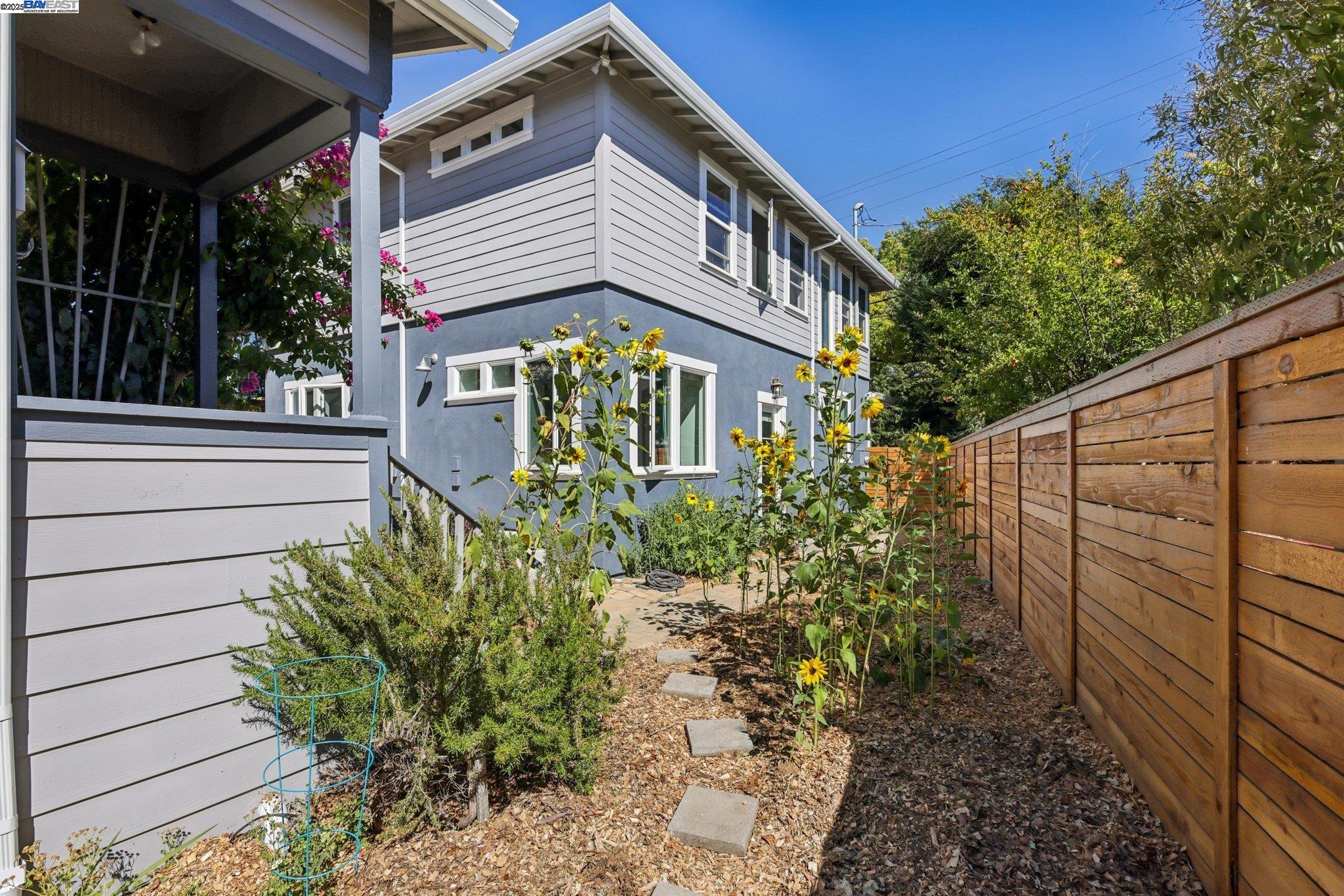 Detail Gallery Image 54 of 57 For 1333 Warren St, Martinez,  CA 94553 - 4 Beds | 3 Baths