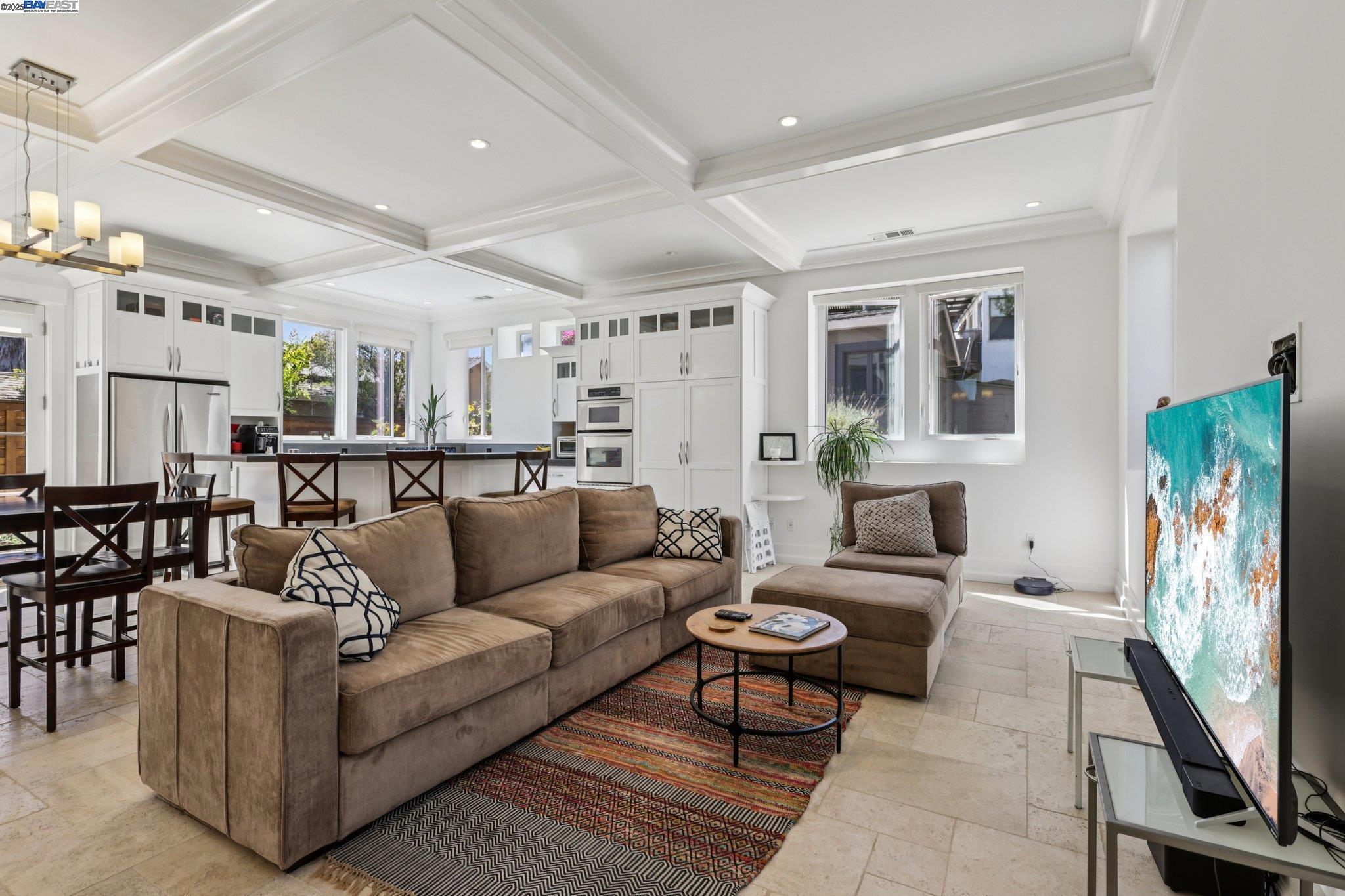 Detail Gallery Image 10 of 57 For 1333 Warren St, Martinez,  CA 94553 - 4 Beds | 3 Baths
