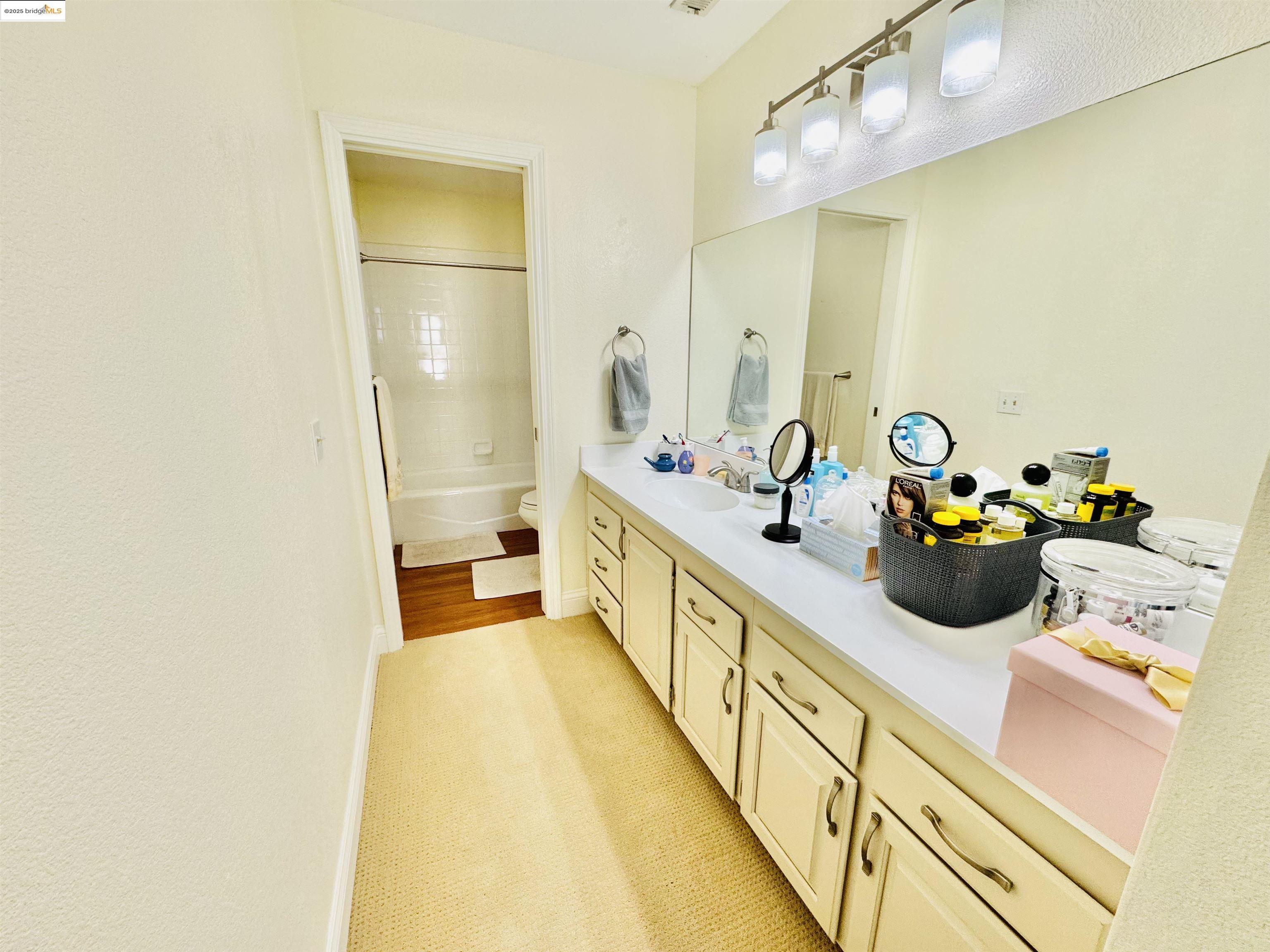 Detail Gallery Image 11 of 17 For 61 Bridle Path Ln, Novato,  CA 94945 - 2 Beds | 2 Baths