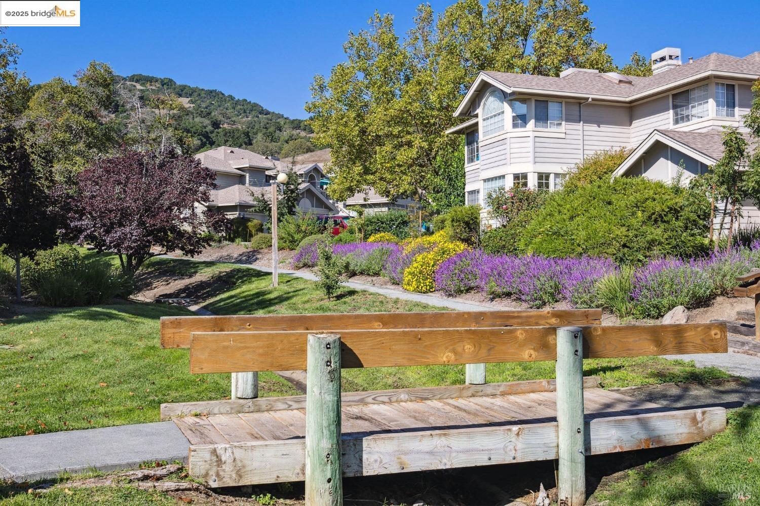Detail Gallery Image 17 of 17 For 61 Bridle Path Ln, Novato,  CA 94945 - 2 Beds | 2 Baths
