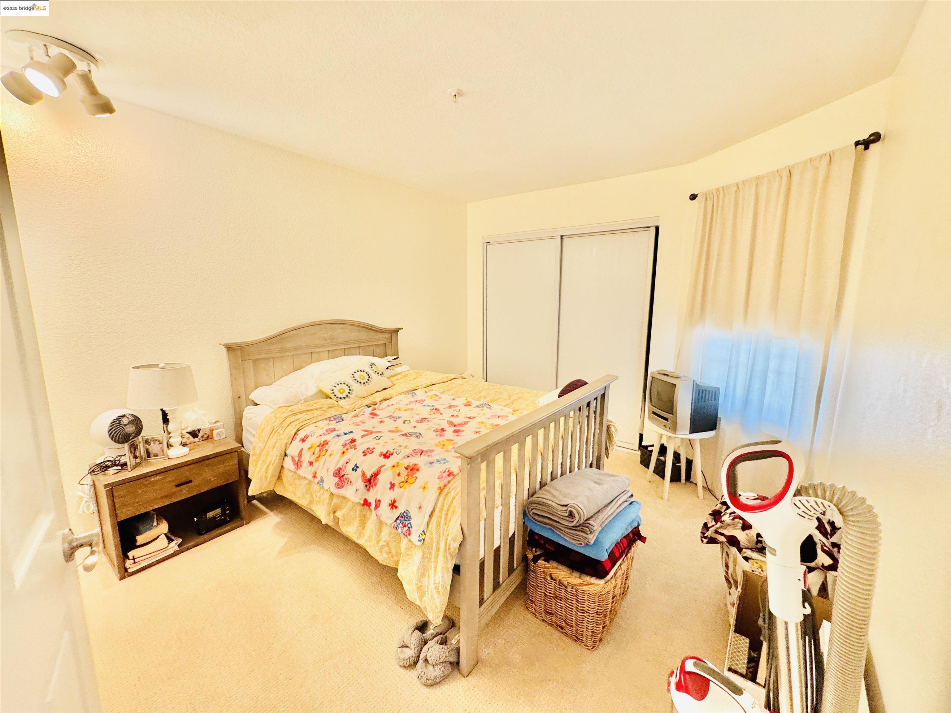 Detail Gallery Image 8 of 17 For 61 Bridle Path Ln, Novato,  CA 94945 - 2 Beds | 2 Baths
