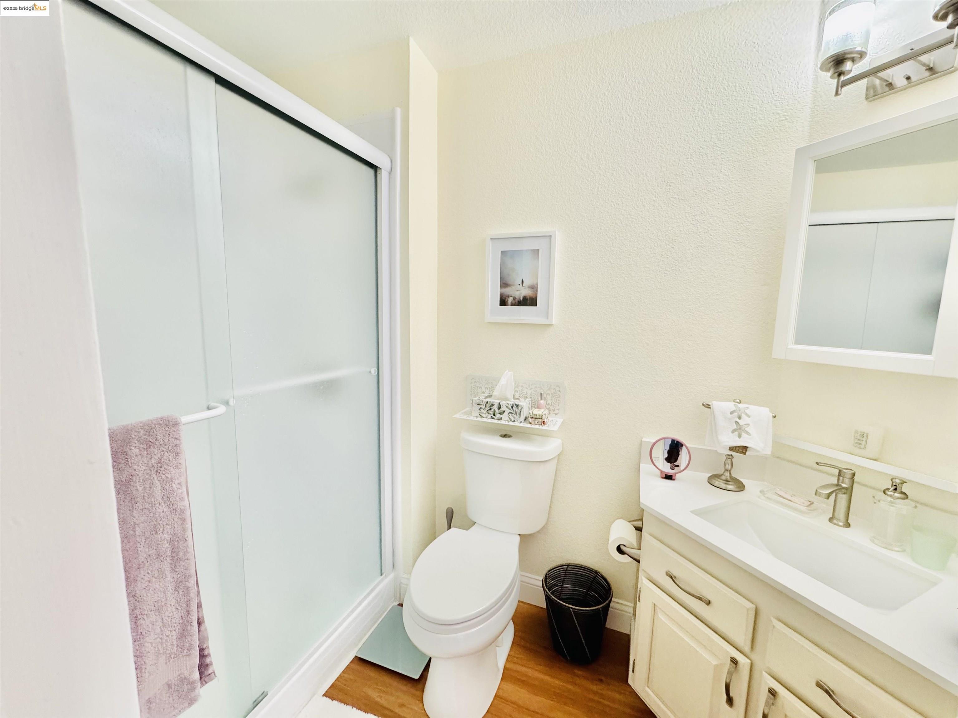 Detail Gallery Image 9 of 17 For 61 Bridle Path Ln, Novato,  CA 94945 - 2 Beds | 2 Baths