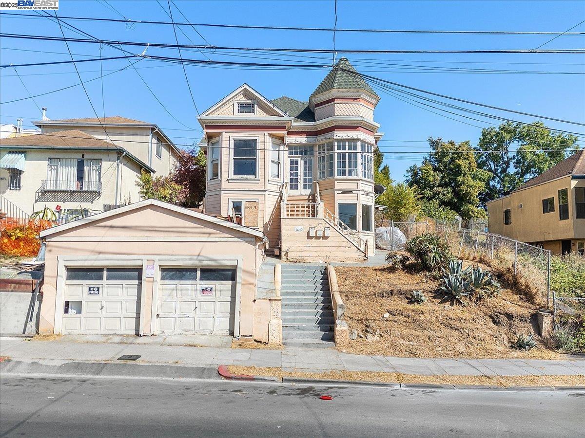 Detail Gallery Image 1 of 58 For 2230 23rd Ave, Oakland,  CA 94606 - 7 Beds | 3 Baths