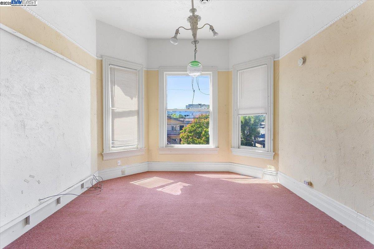 Detail Gallery Image 13 of 58 For 2230 23rd Ave, Oakland,  CA 94606 - 7 Beds | 3 Baths