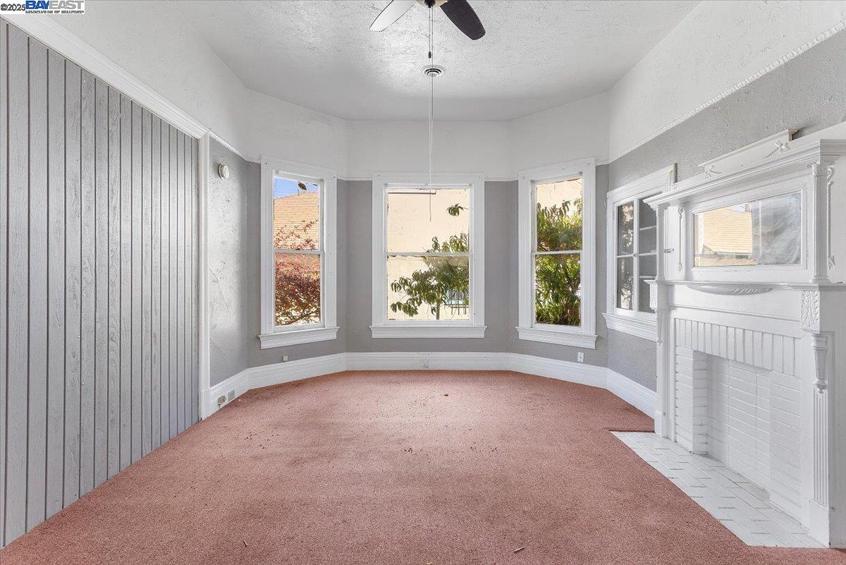 Detail Gallery Image 16 of 58 For 2230 23rd Ave, Oakland,  CA 94606 - 7 Beds | 3 Baths