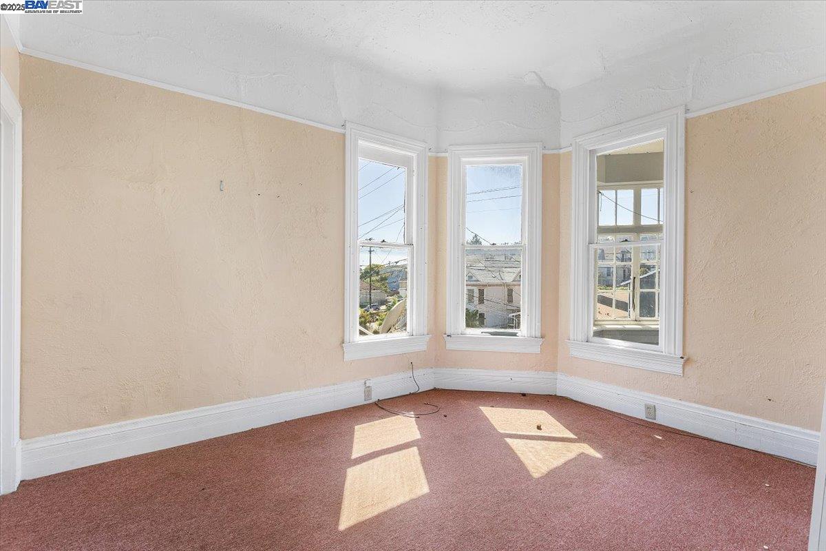 Detail Gallery Image 18 of 58 For 2230 23rd Ave, Oakland,  CA 94606 - 7 Beds | 3 Baths