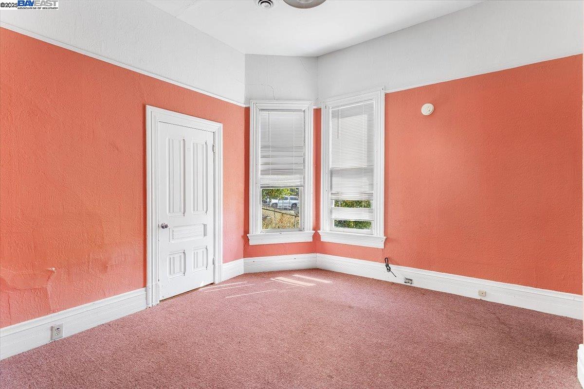 Detail Gallery Image 21 of 58 For 2230 23rd Ave, Oakland,  CA 94606 - 7 Beds | 3 Baths