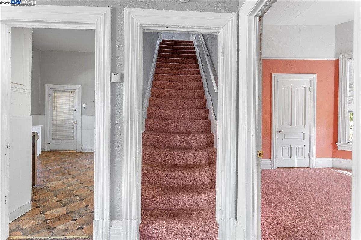 Detail Gallery Image 23 of 58 For 2230 23rd Ave, Oakland,  CA 94606 - 7 Beds | 3 Baths