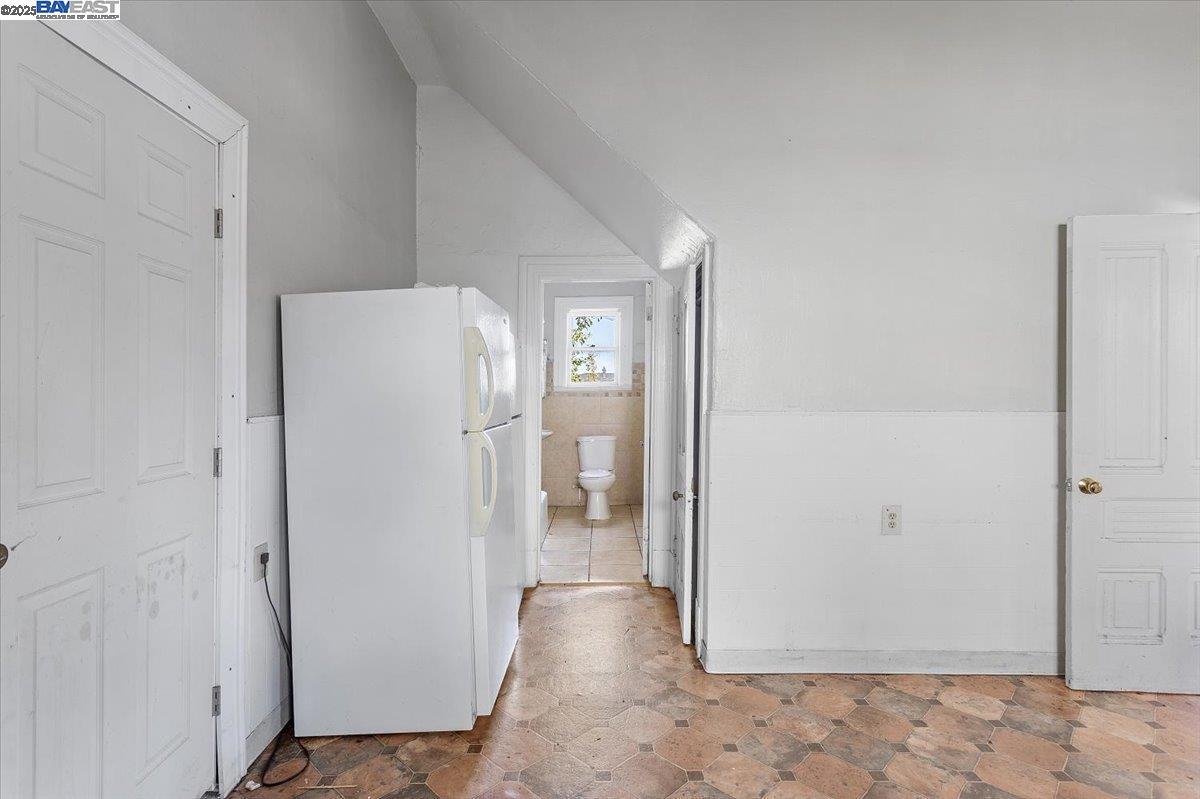 Detail Gallery Image 28 of 58 For 2230 23rd Ave, Oakland,  CA 94606 - 7 Beds | 3 Baths
