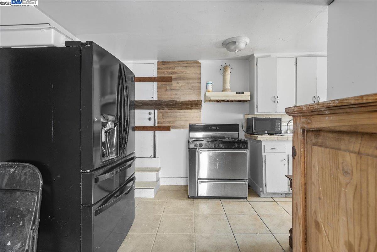 Detail Gallery Image 37 of 58 For 2230 23rd Ave, Oakland,  CA 94606 - 7 Beds | 3 Baths