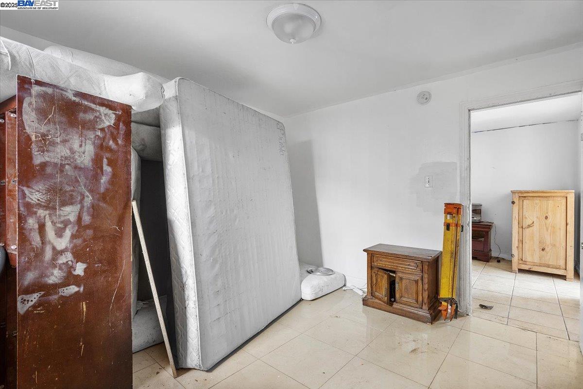 Detail Gallery Image 41 of 58 For 2230 23rd Ave, Oakland,  CA 94606 - 7 Beds | 3 Baths