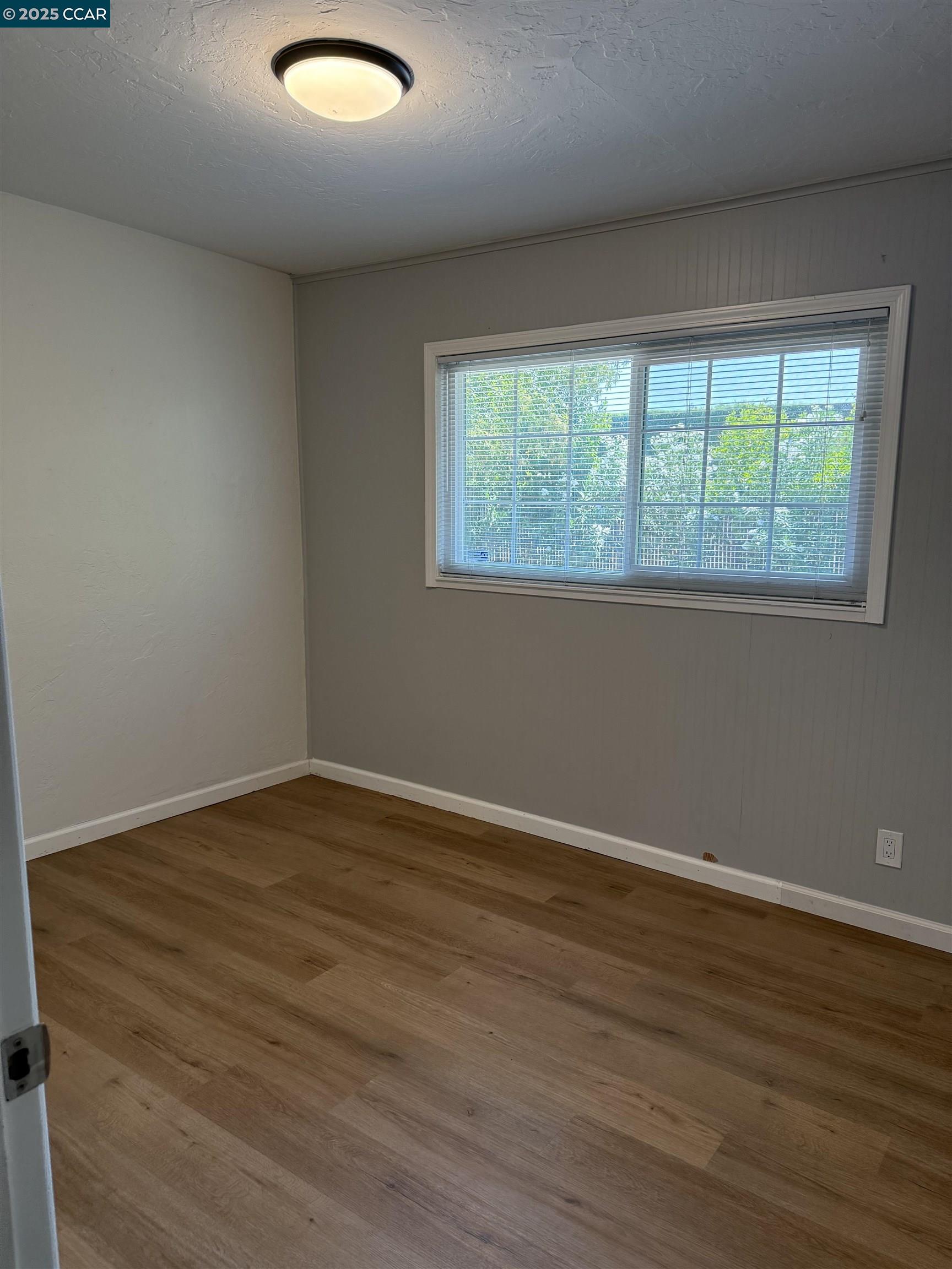 Detail Gallery Image 10 of 11 For 1979 Marta Dr, Pleasant Hill,  CA 94523 - 3 Beds | 2 Baths