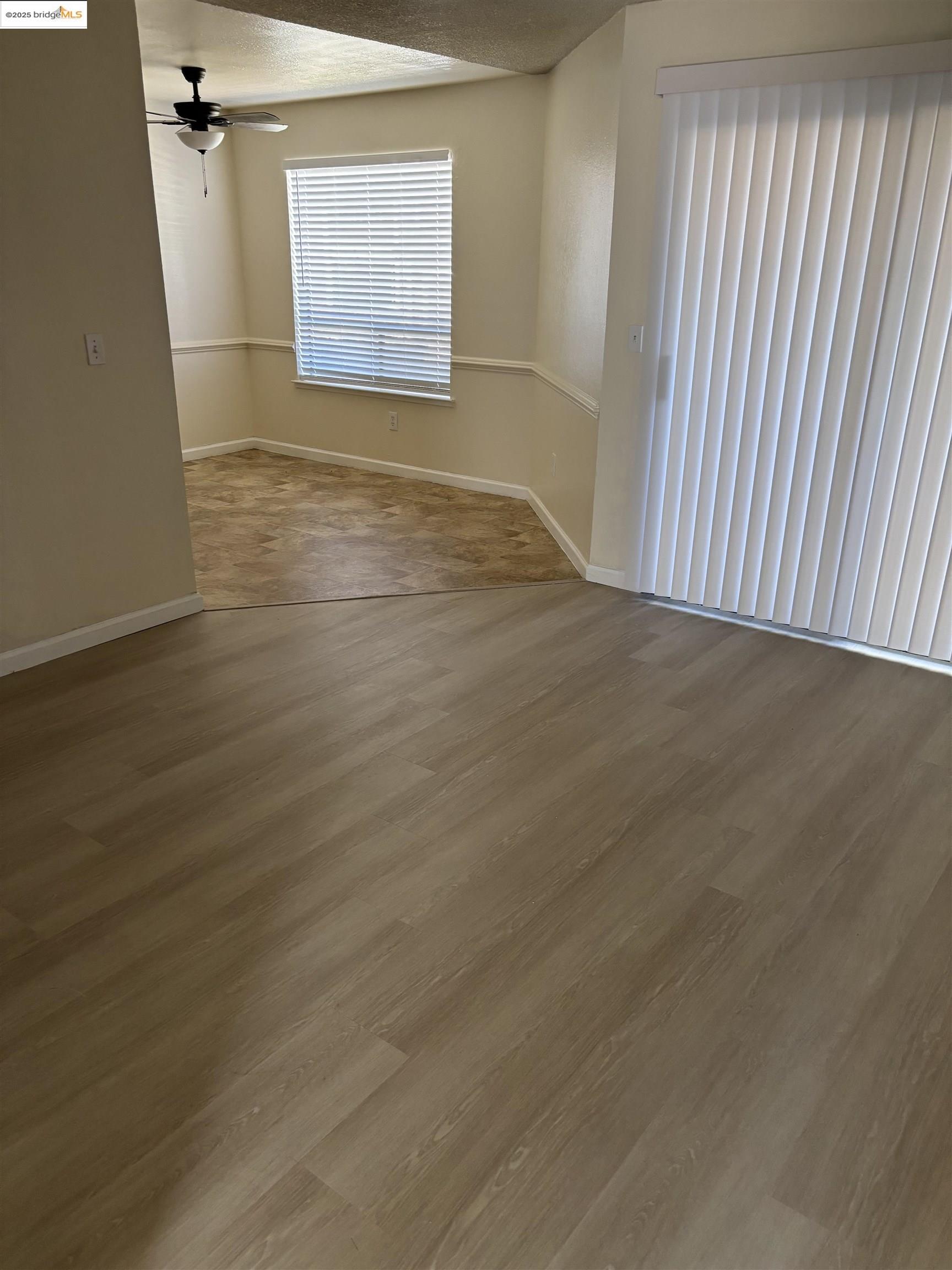 Detail Gallery Image 3 of 9 For 2926 Winding Lane, Antioch,  CA 94531 - 2 Beds | 2 Baths