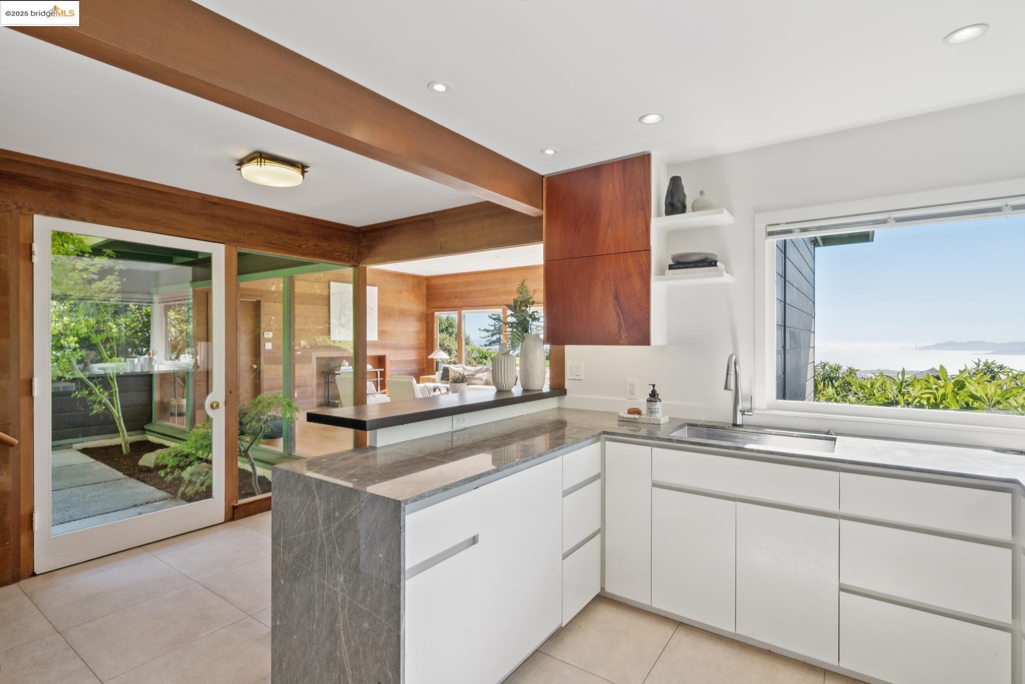Detail Gallery Image 20 of 53 For 1069 Miller Ave, Berkeley,  CA 94708 - 3 Beds | 2 Baths