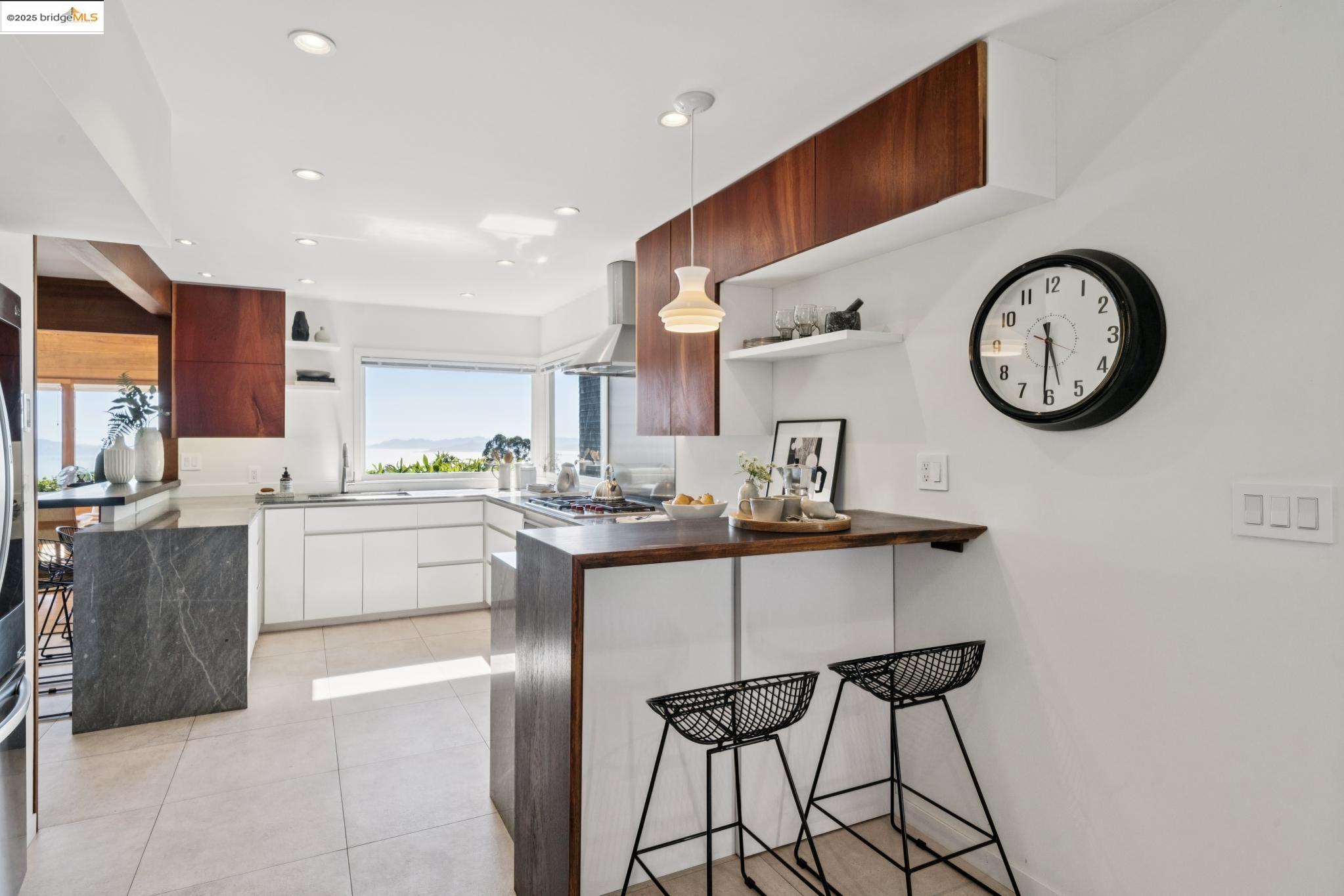 Detail Gallery Image 25 of 53 For 1069 Miller Ave, Berkeley,  CA 94708 - 3 Beds | 2 Baths