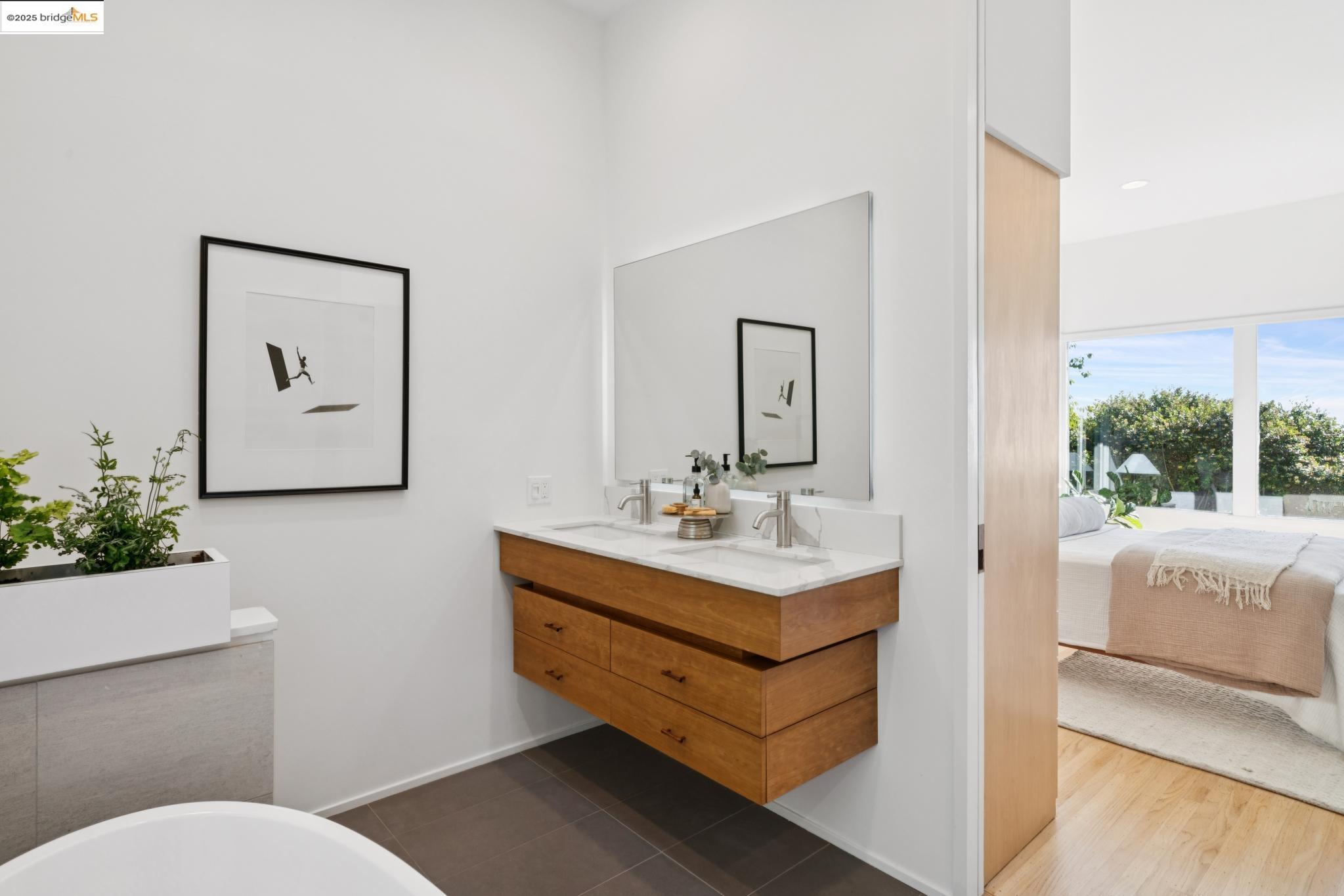 Detail Gallery Image 30 of 53 For 1069 Miller Ave, Berkeley,  CA 94708 - 3 Beds | 2 Baths