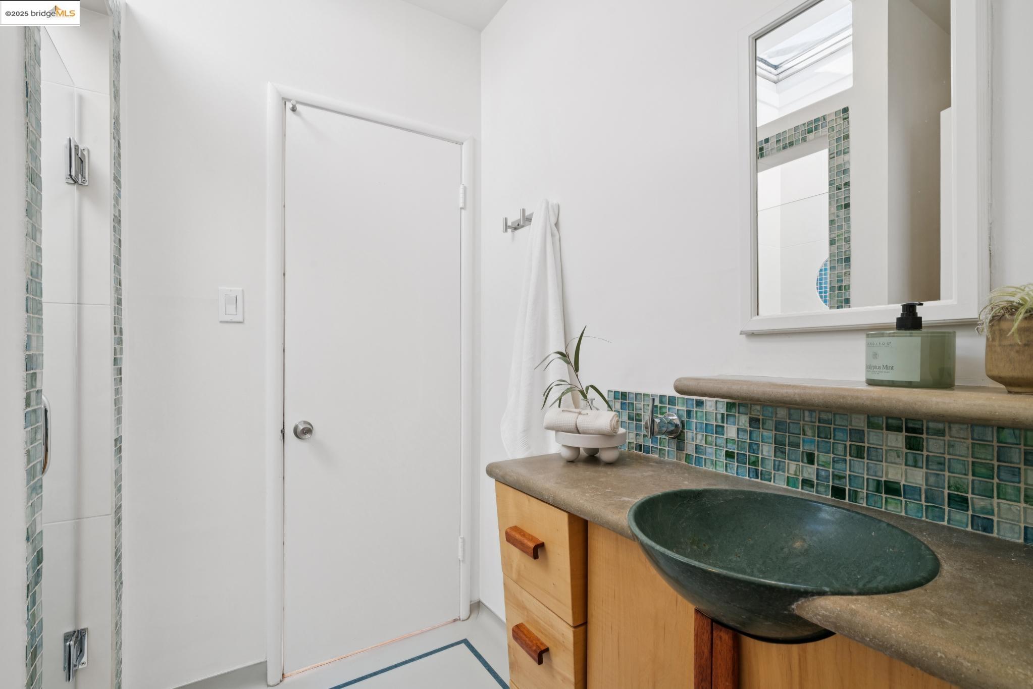 Detail Gallery Image 39 of 53 For 1069 Miller Ave, Berkeley,  CA 94708 - 3 Beds | 2 Baths