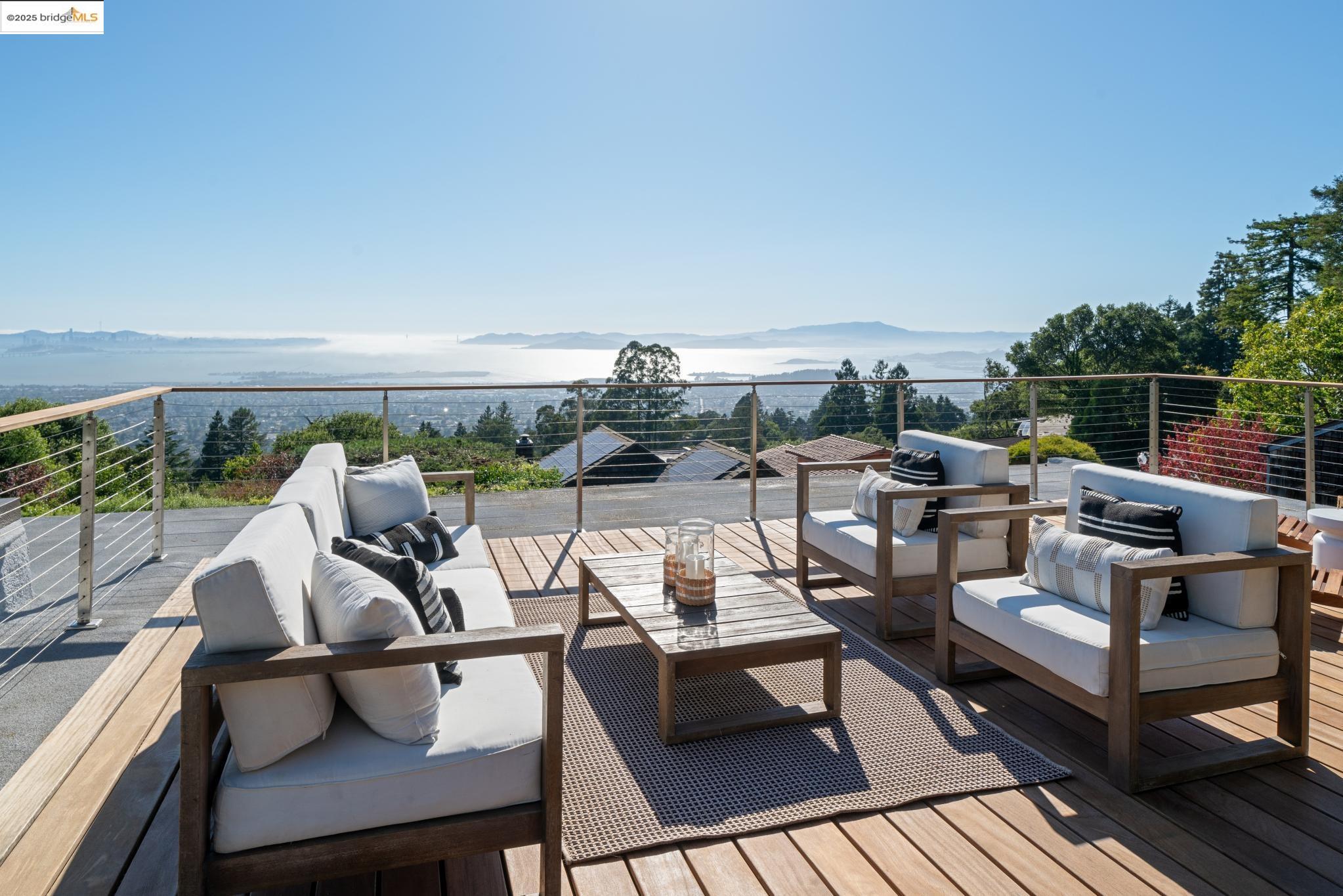 Detail Gallery Image 42 of 53 For 1069 Miller Ave, Berkeley,  CA 94708 - 3 Beds | 2 Baths