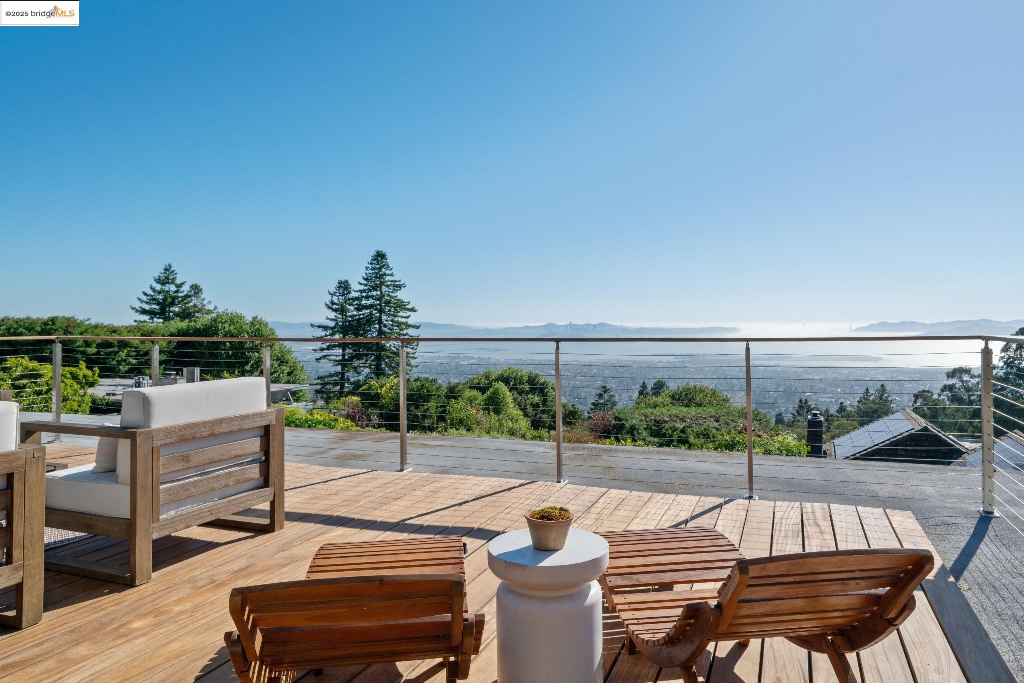 Detail Gallery Image 44 of 53 For 1069 Miller Ave, Berkeley,  CA 94708 - 3 Beds | 2 Baths