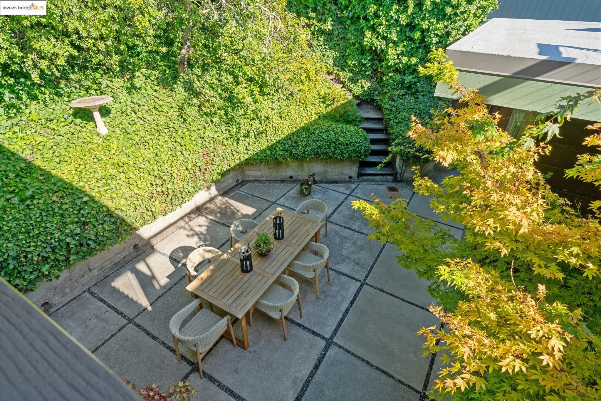 Detail Gallery Image 45 of 53 For 1069 Miller Ave, Berkeley,  CA 94708 - 3 Beds | 2 Baths