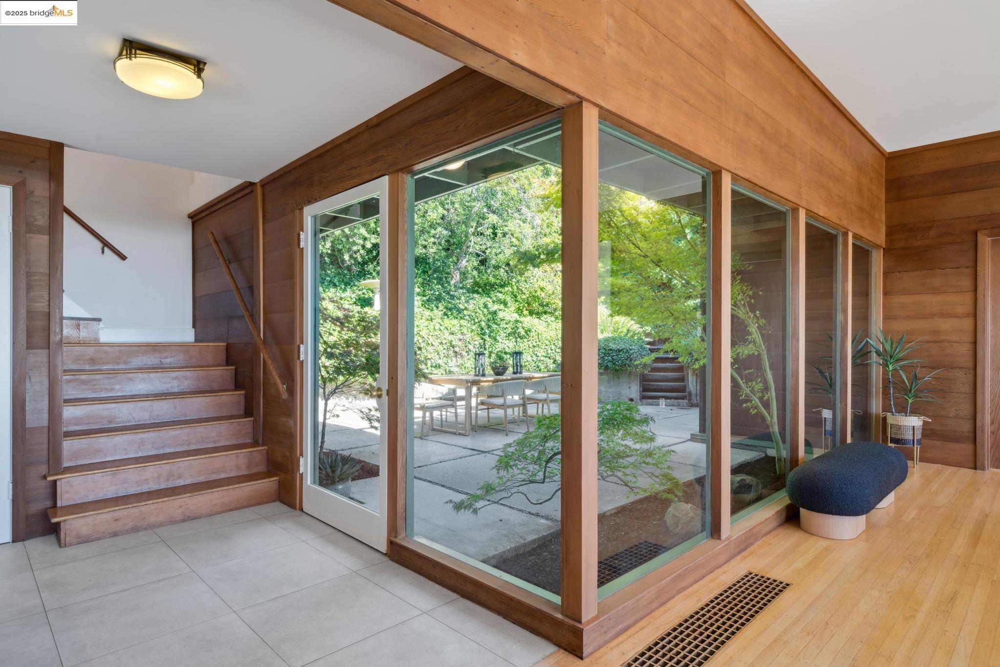 Detail Gallery Image 9 of 53 For 1069 Miller Ave, Berkeley,  CA 94708 - 3 Beds | 2 Baths