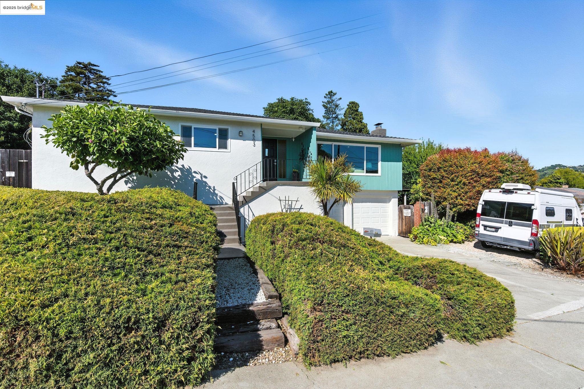 Detail Gallery Image 2 of 42 For 4503 Gregory Way, Richmond,  CA 94803 - 3 Beds | 3 Baths