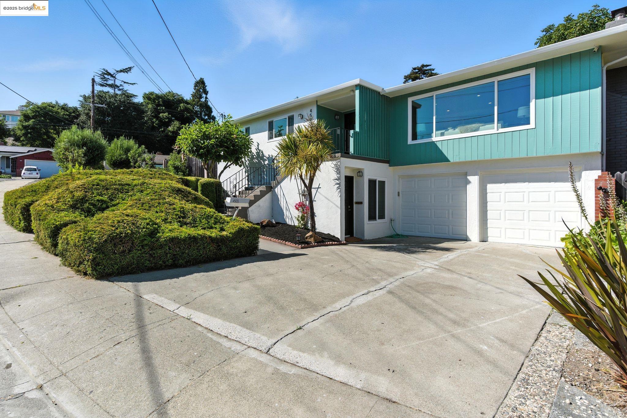 Detail Gallery Image 3 of 42 For 4503 Gregory Way, Richmond,  CA 94803 - 3 Beds | 3 Baths