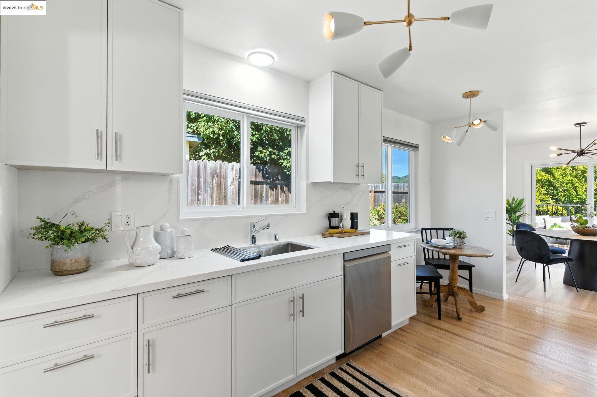 Detail Gallery Image 9 of 42 For 4503 Gregory Way, Richmond,  CA 94803 - 3 Beds | 3 Baths