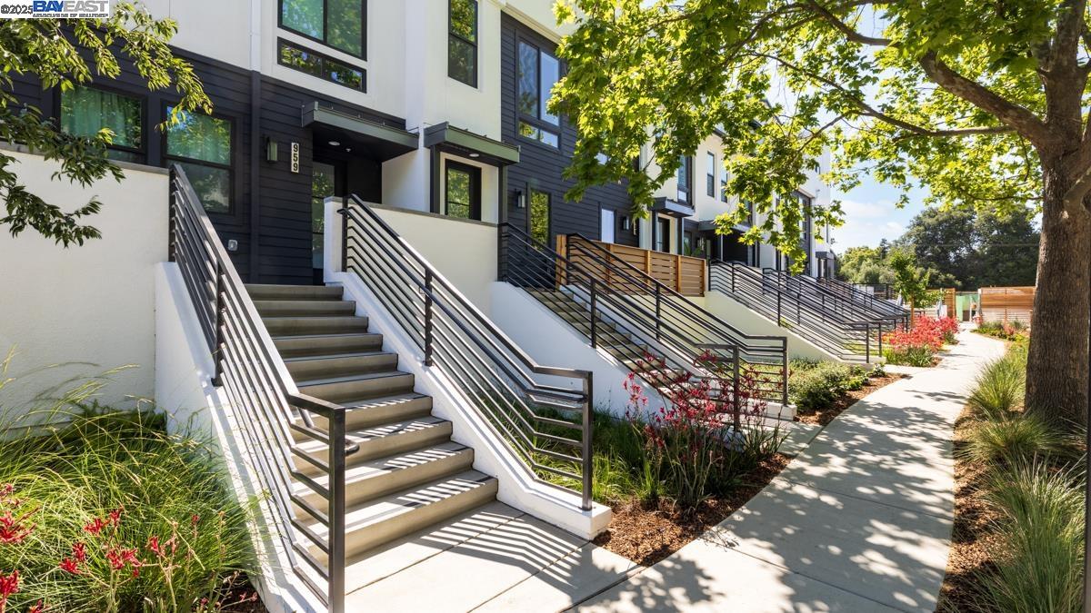 Front Image Thumbnail for BE41107189