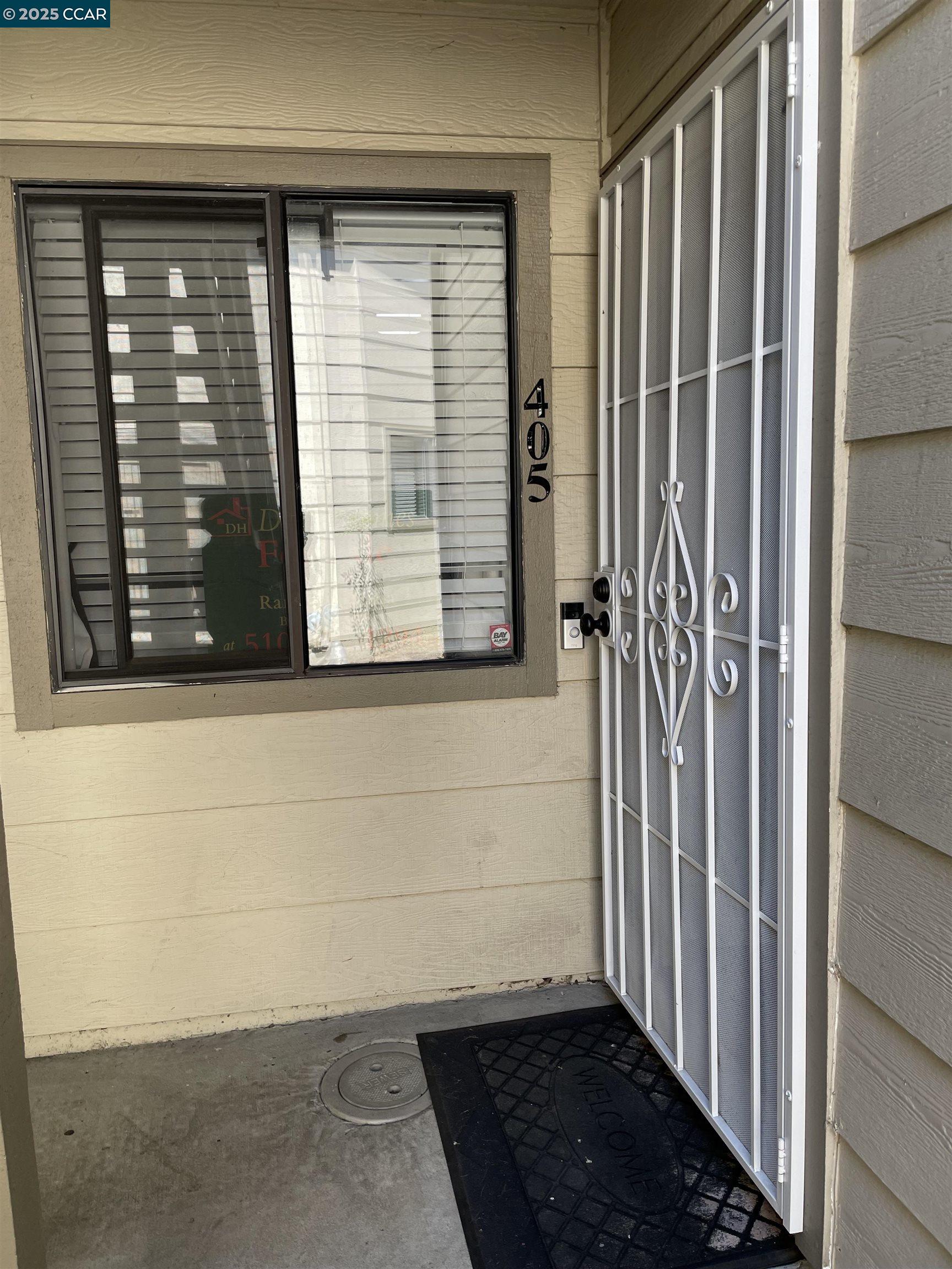 Browse active condo listings in FOXBORO DOWNS