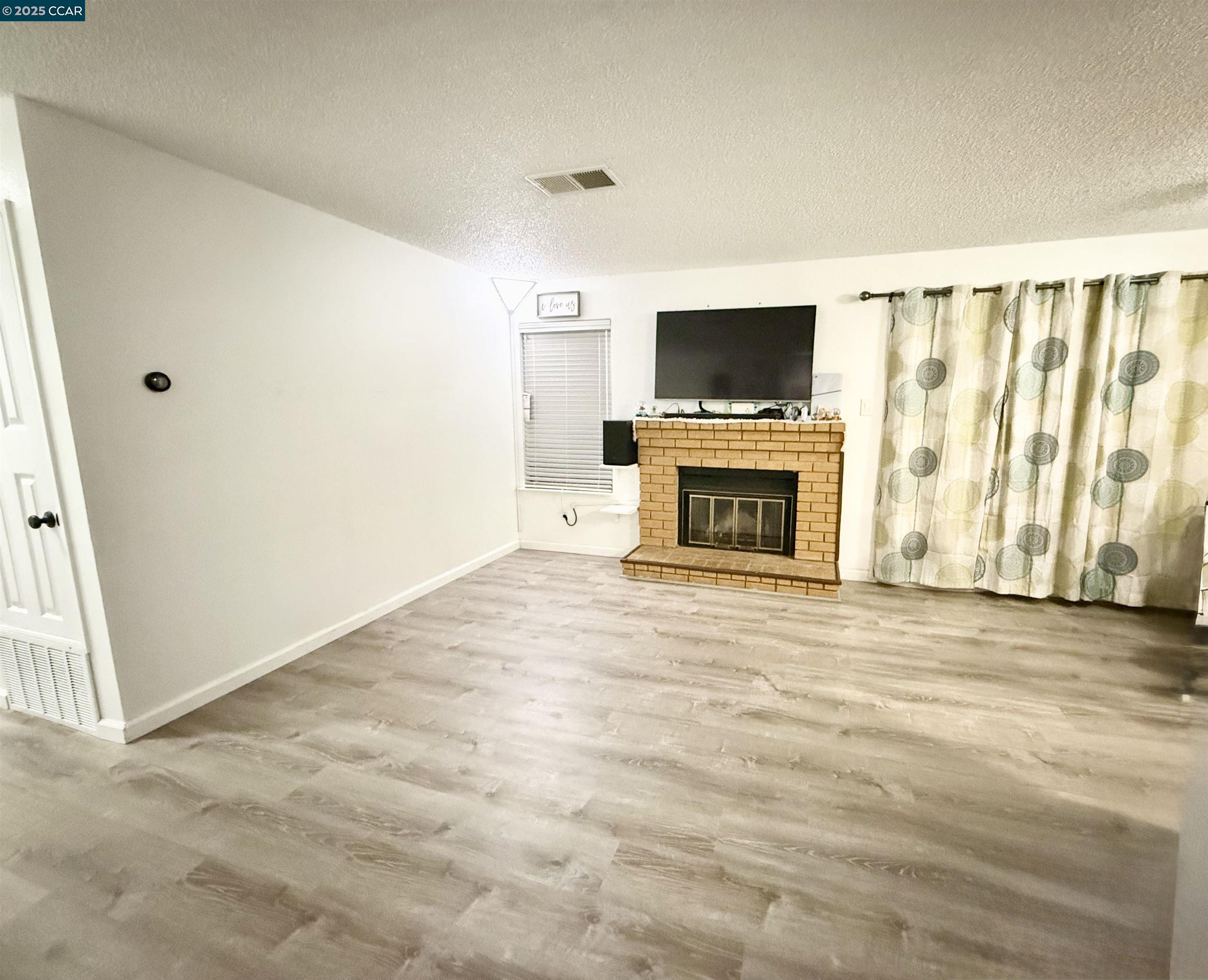 Photo #3: 41107192 Listing 