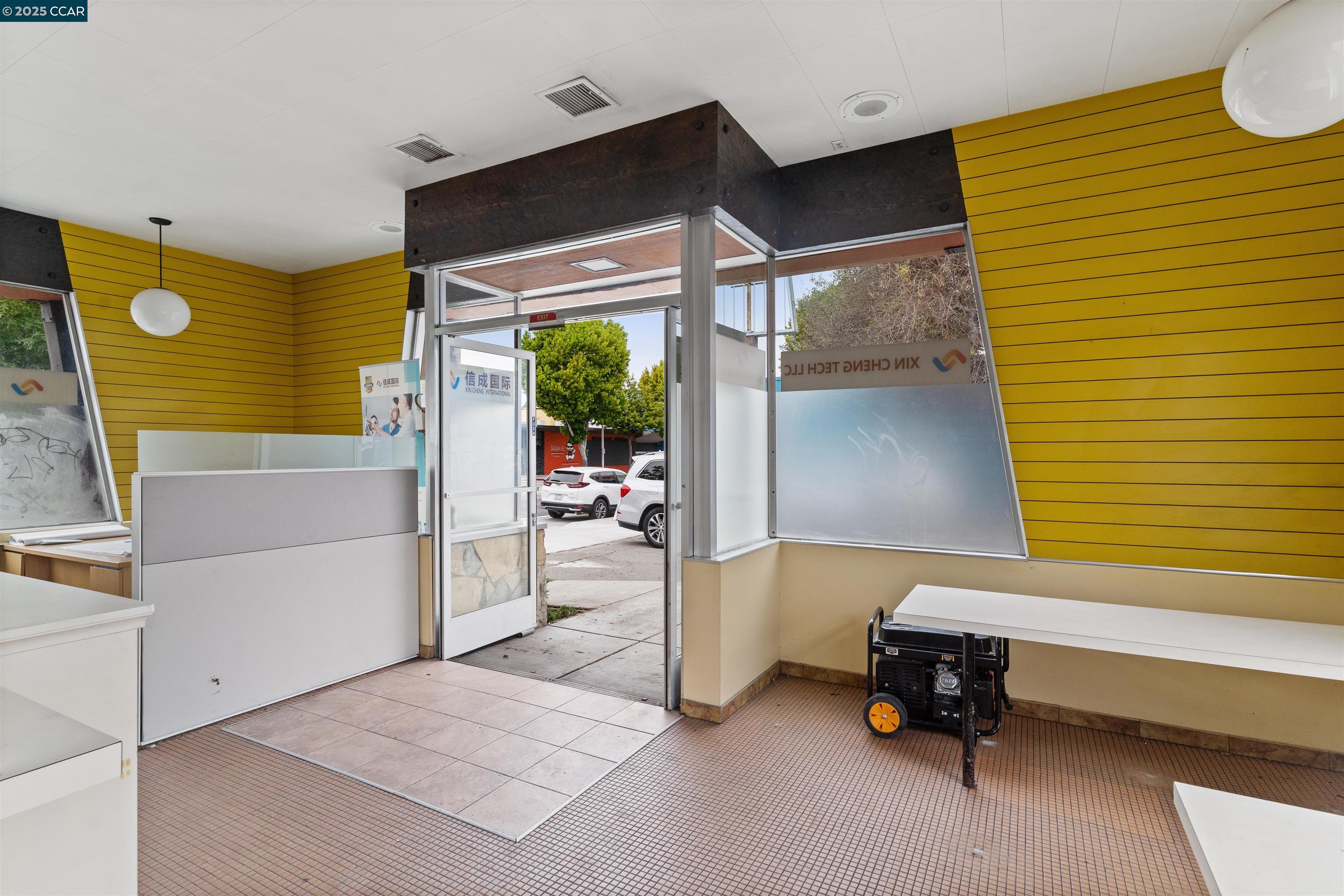 Detail Gallery Image 19 of 26 For 525 San Pablo Ave, Albany,  CA 94706-1126 - – Beds | – Baths