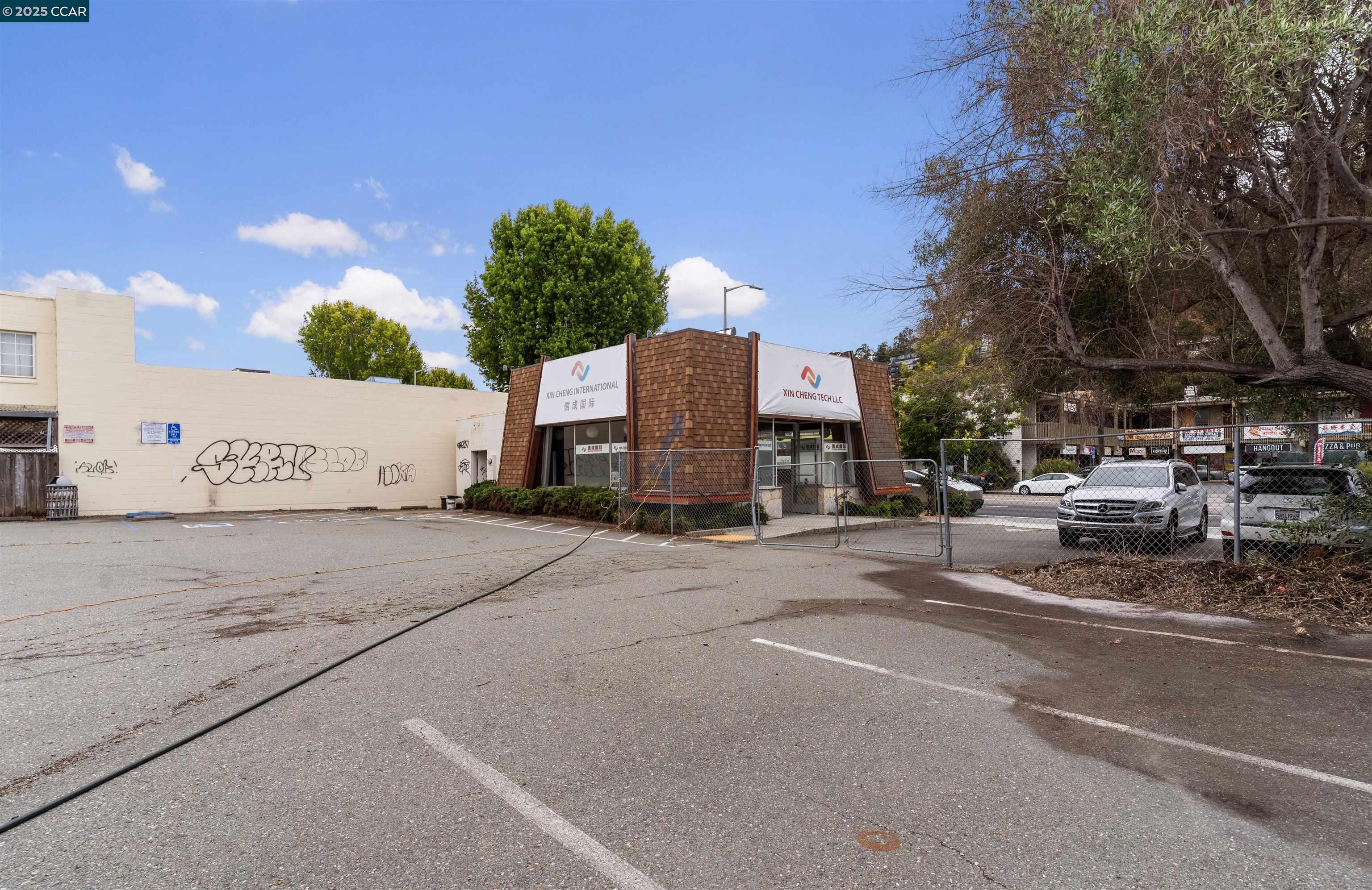 Detail Gallery Image 22 of 26 For 525 San Pablo Ave, Albany,  CA 94706-1126 - – Beds | – Baths