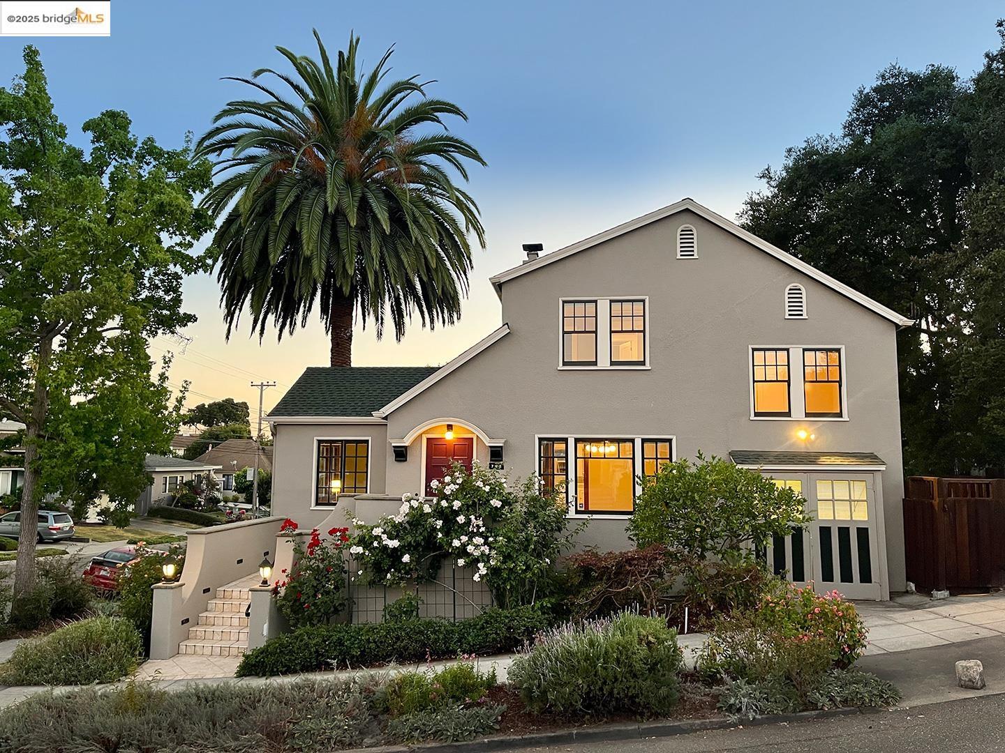 Detail Gallery Image 1 of 44 For 749 Mckinley Ave, Oakland,  CA 94610 - 4 Beds | 1 Baths