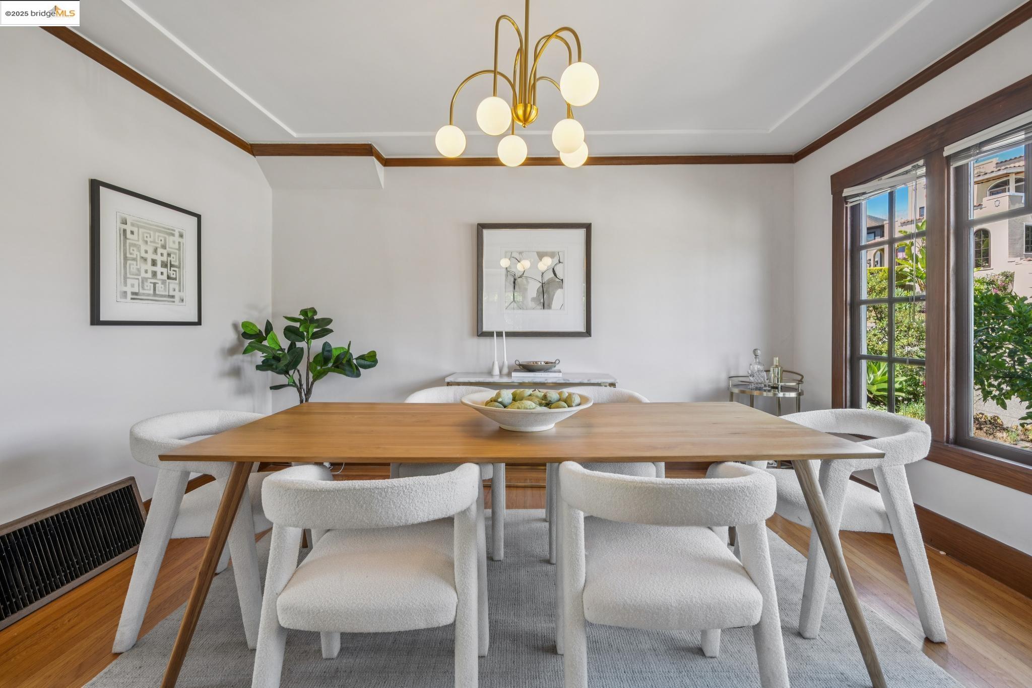 Detail Gallery Image 12 of 44 For 749 Mckinley Ave, Oakland,  CA 94610 - 4 Beds | 1 Baths
