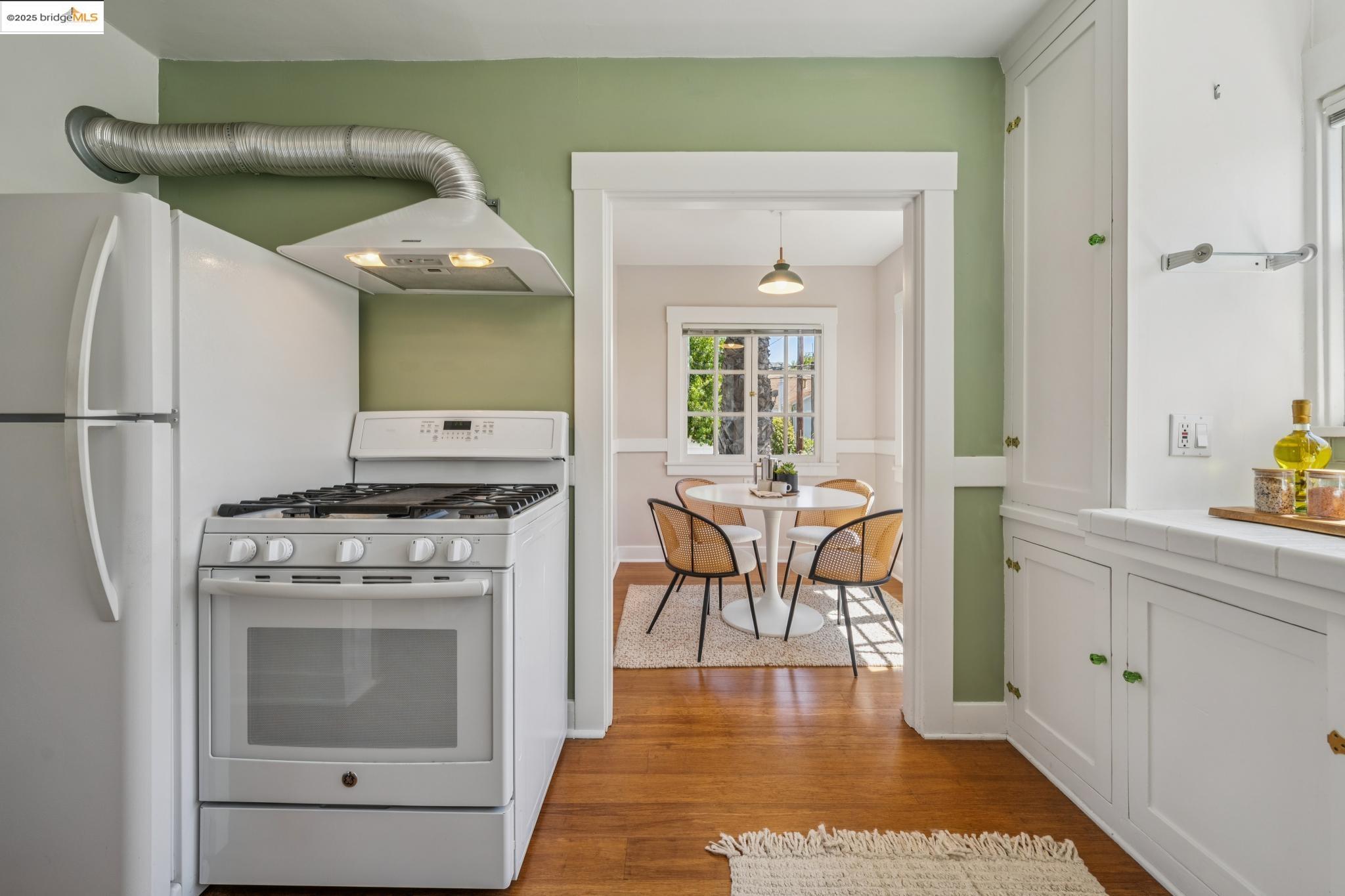 Detail Gallery Image 20 of 44 For 749 Mckinley Ave, Oakland,  CA 94610 - 4 Beds | 1 Baths