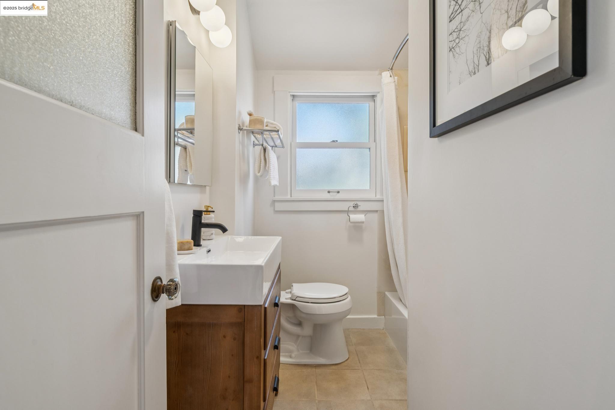 Detail Gallery Image 26 of 44 For 749 Mckinley Ave, Oakland,  CA 94610 - 4 Beds | 1 Baths