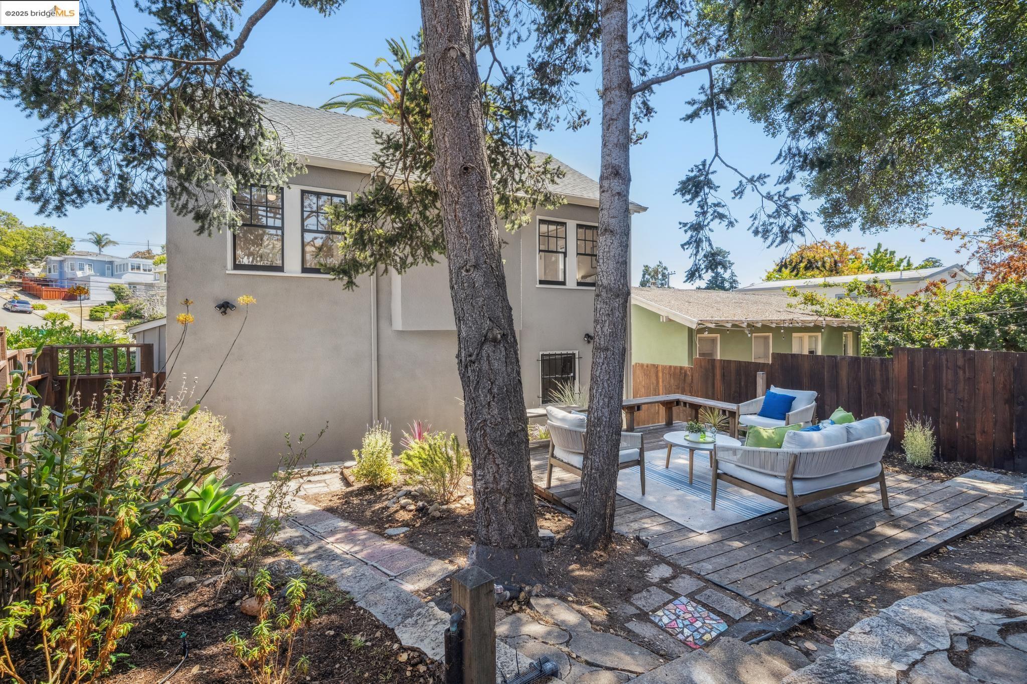 Detail Gallery Image 43 of 44 For 749 Mckinley Ave, Oakland,  CA 94610 - 4 Beds | 1 Baths
