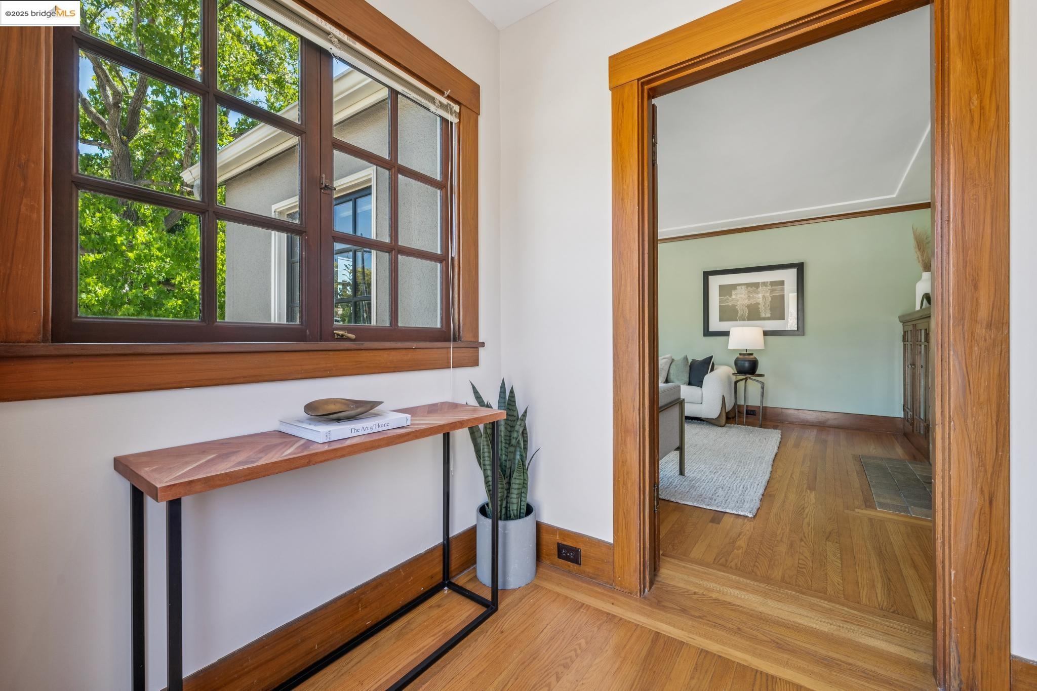 Detail Gallery Image 7 of 44 For 749 Mckinley Ave, Oakland,  CA 94610 - 4 Beds | 1 Baths