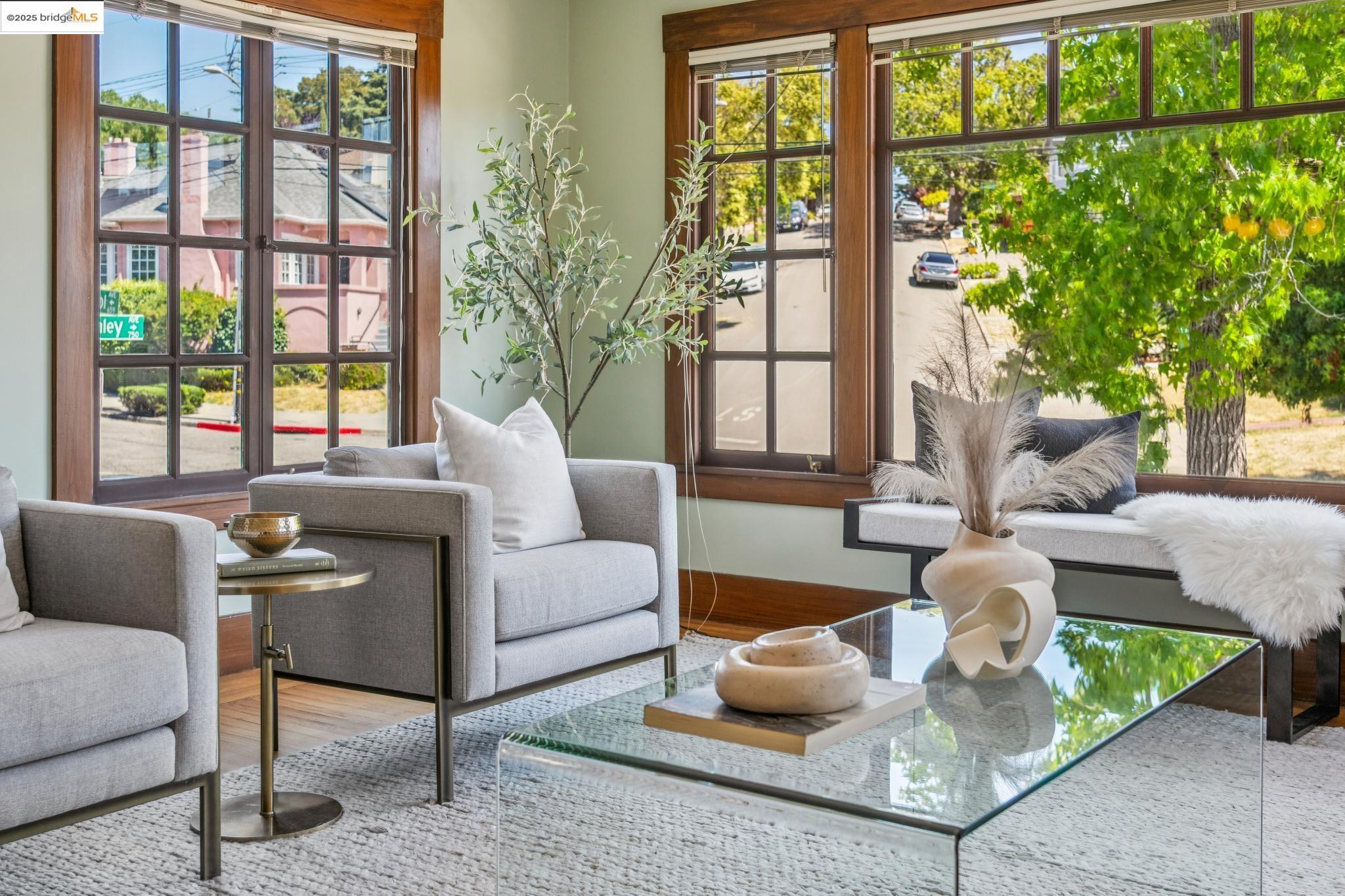 Detail Gallery Image 9 of 44 For 749 Mckinley Ave, Oakland,  CA 94610 - 4 Beds | 1 Baths