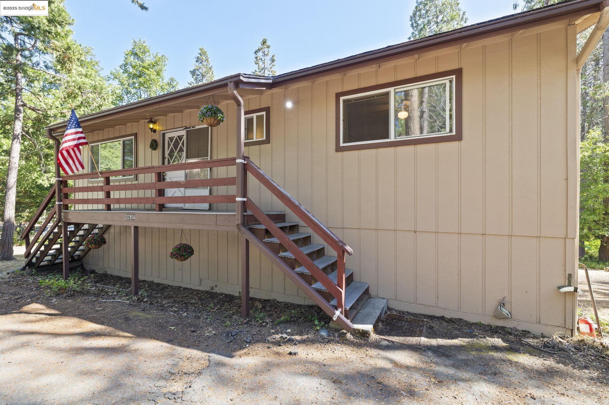 Detail Gallery Image 4 of 50 For 22856 Miners Ave, Twain Harte,  CA 95383 - 2 Beds | 2 Baths