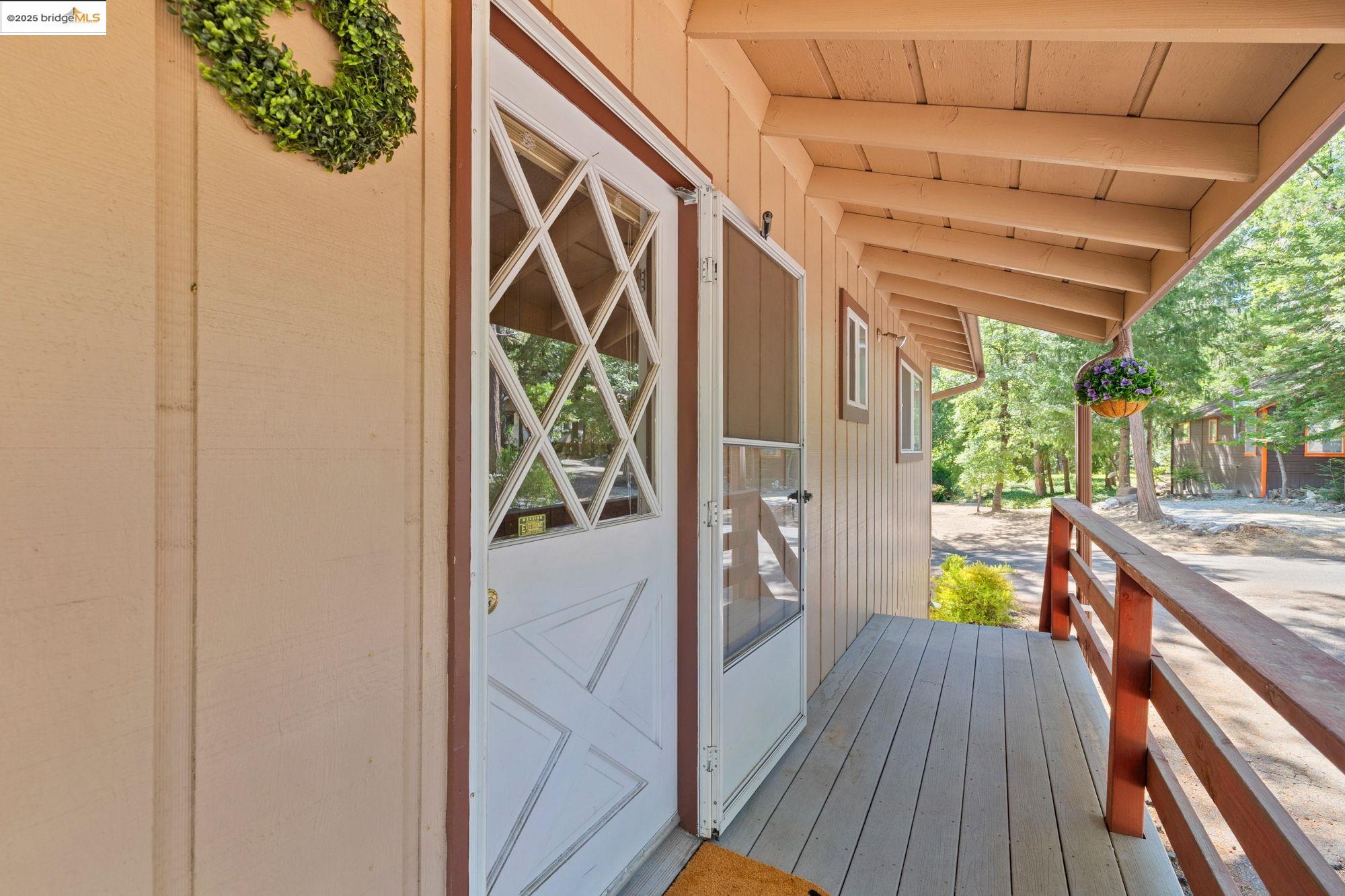 Detail Gallery Image 5 of 50 For 22856 Miners Ave, Twain Harte,  CA 95383 - 2 Beds | 2 Baths
