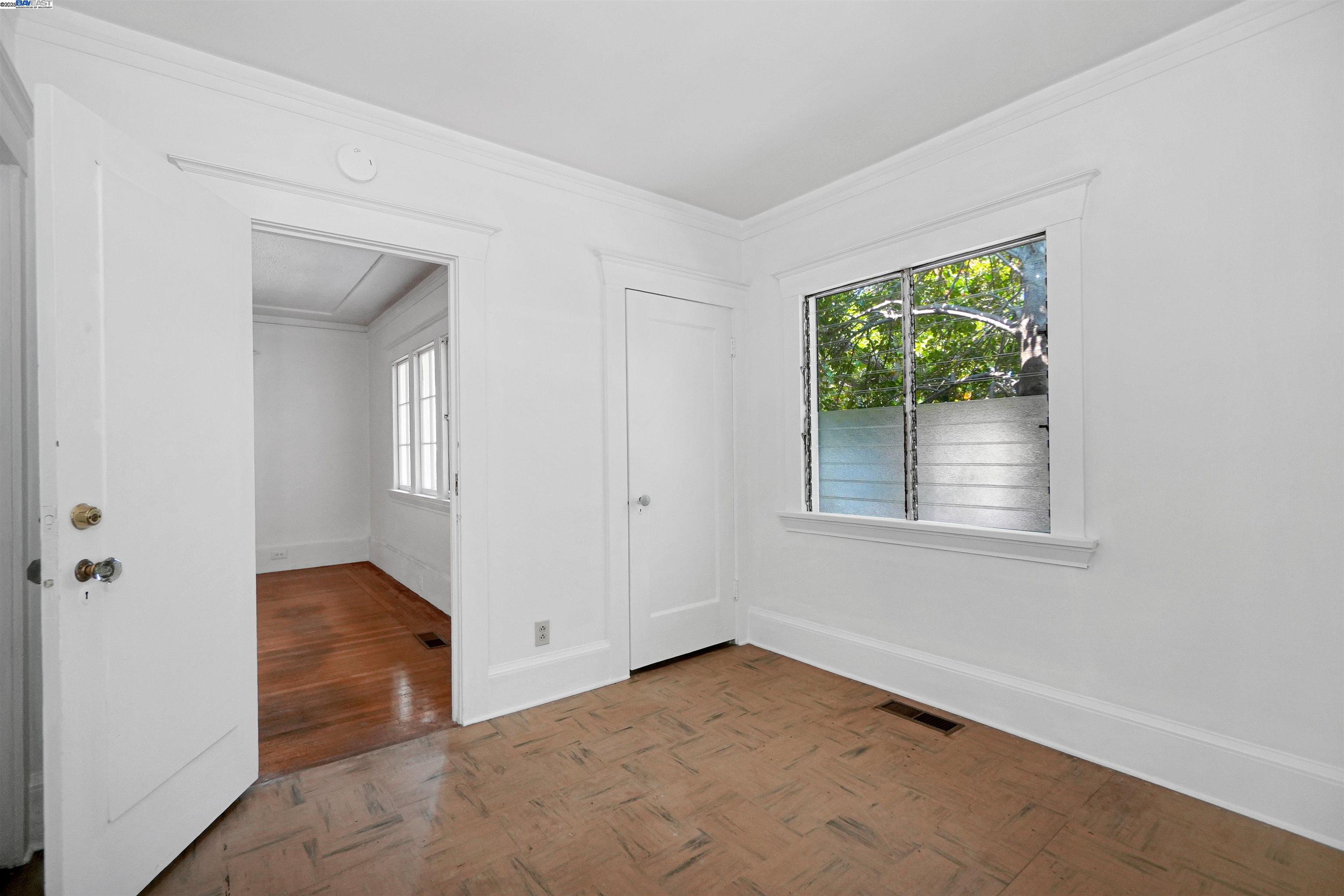 Detail Gallery Image 14 of 48 For 57 Entrada Ave, Oakland,  CA 94611 - 3 Beds | 1 Baths