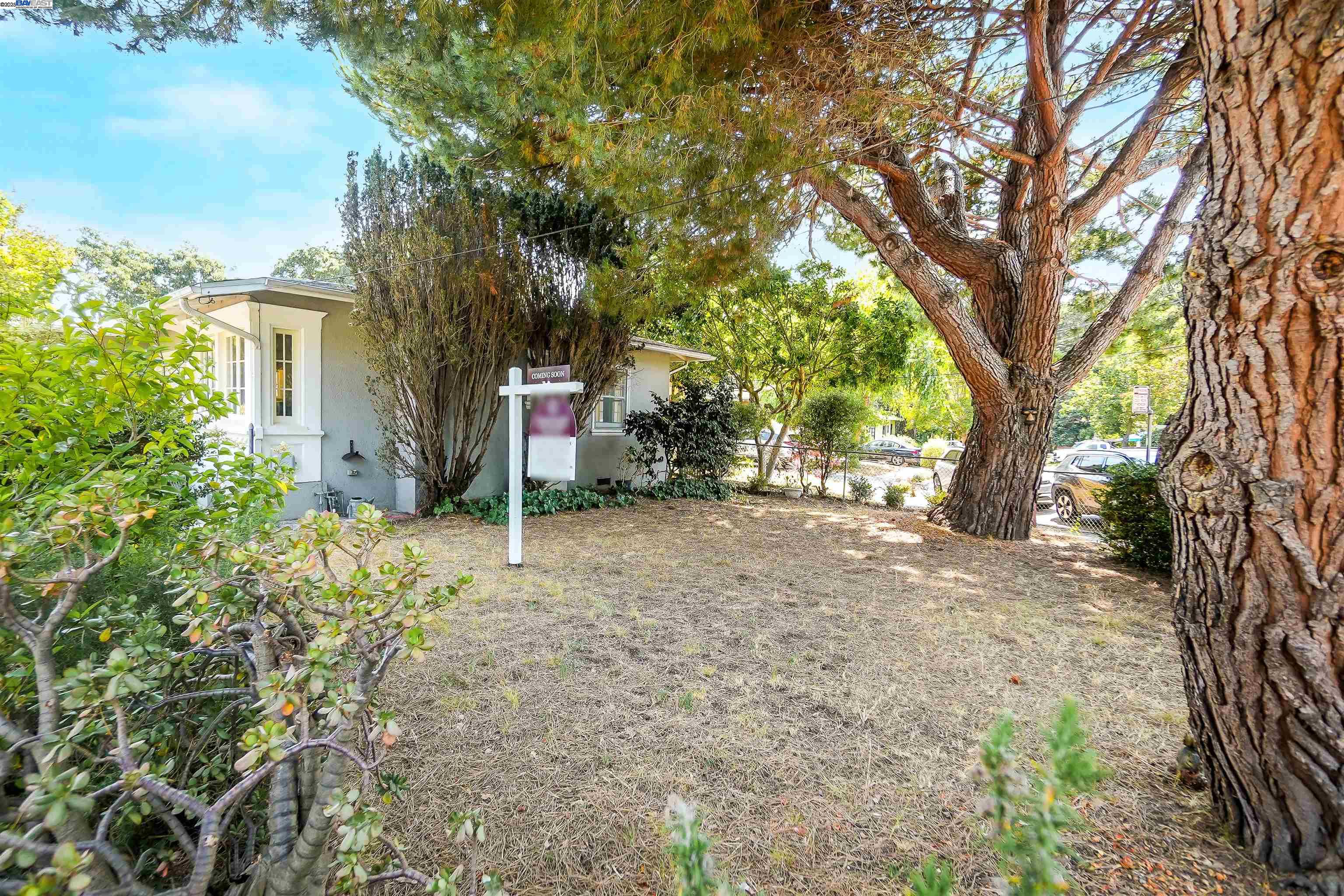 Detail Gallery Image 18 of 48 For 57 Entrada Ave, Oakland,  CA 94611 - 3 Beds | 1 Baths