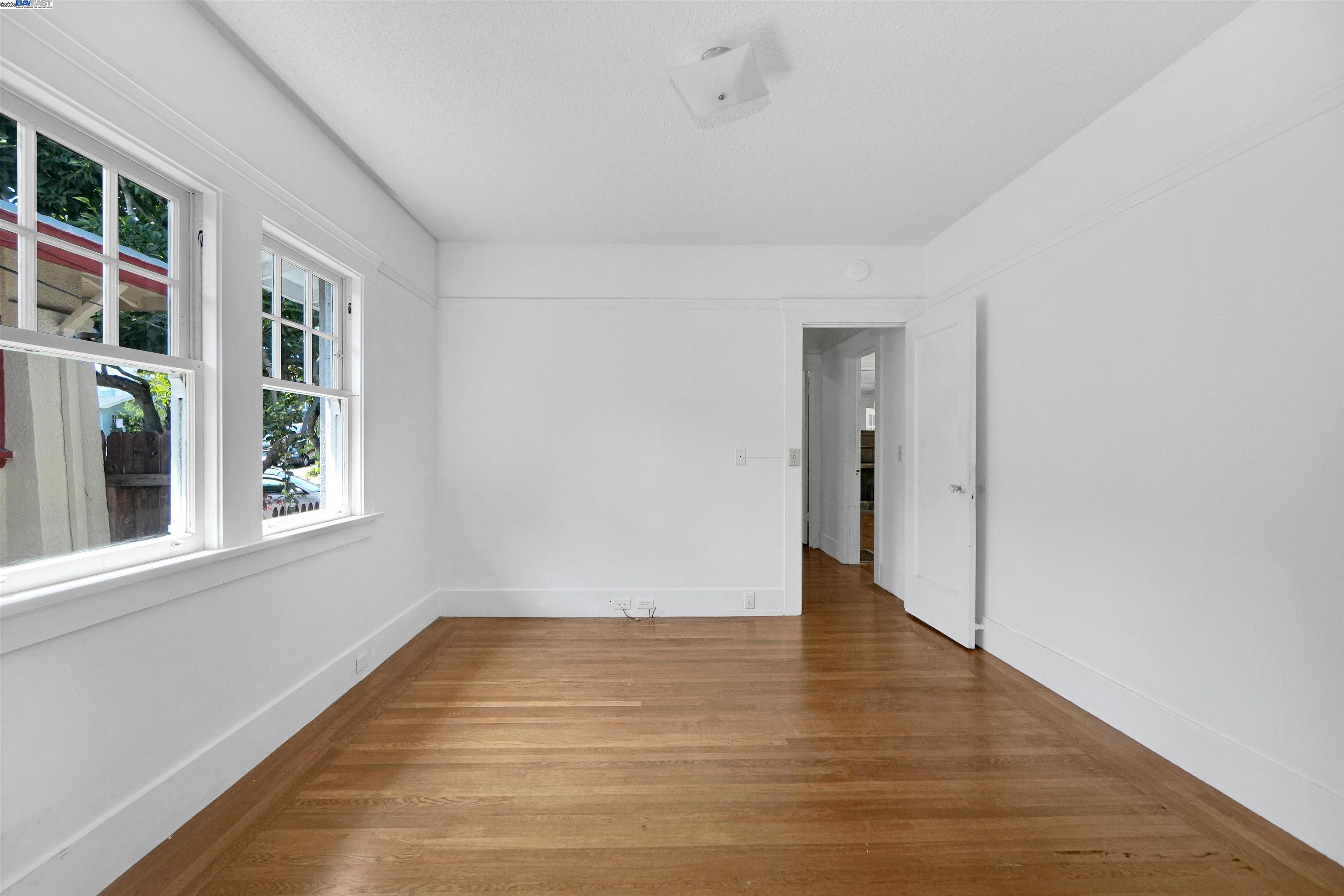 Detail Gallery Image 22 of 48 For 57 Entrada Ave, Oakland,  CA 94611 - 3 Beds | 1 Baths
