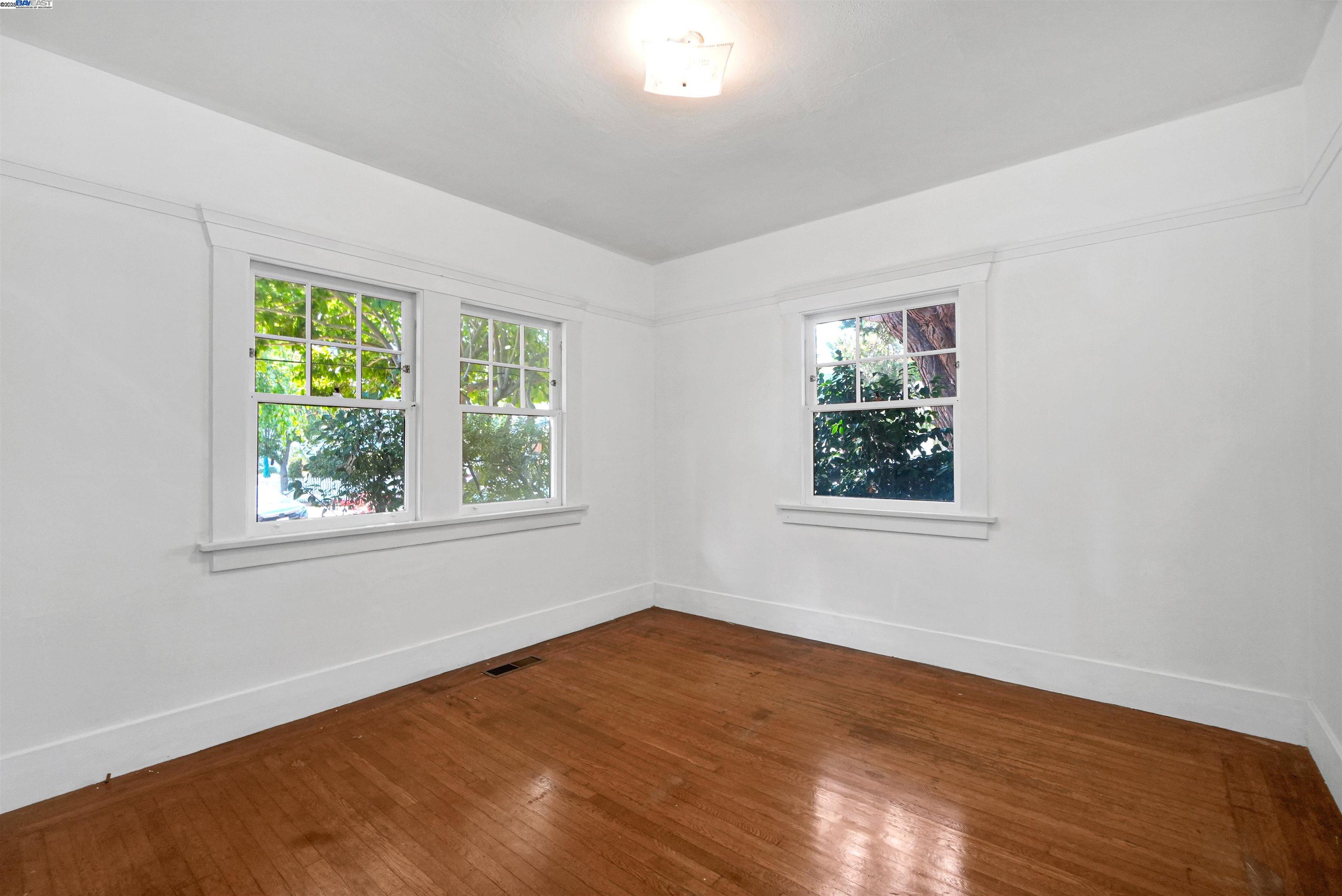 Detail Gallery Image 23 of 48 For 57 Entrada Ave, Oakland,  CA 94611 - 3 Beds | 1 Baths