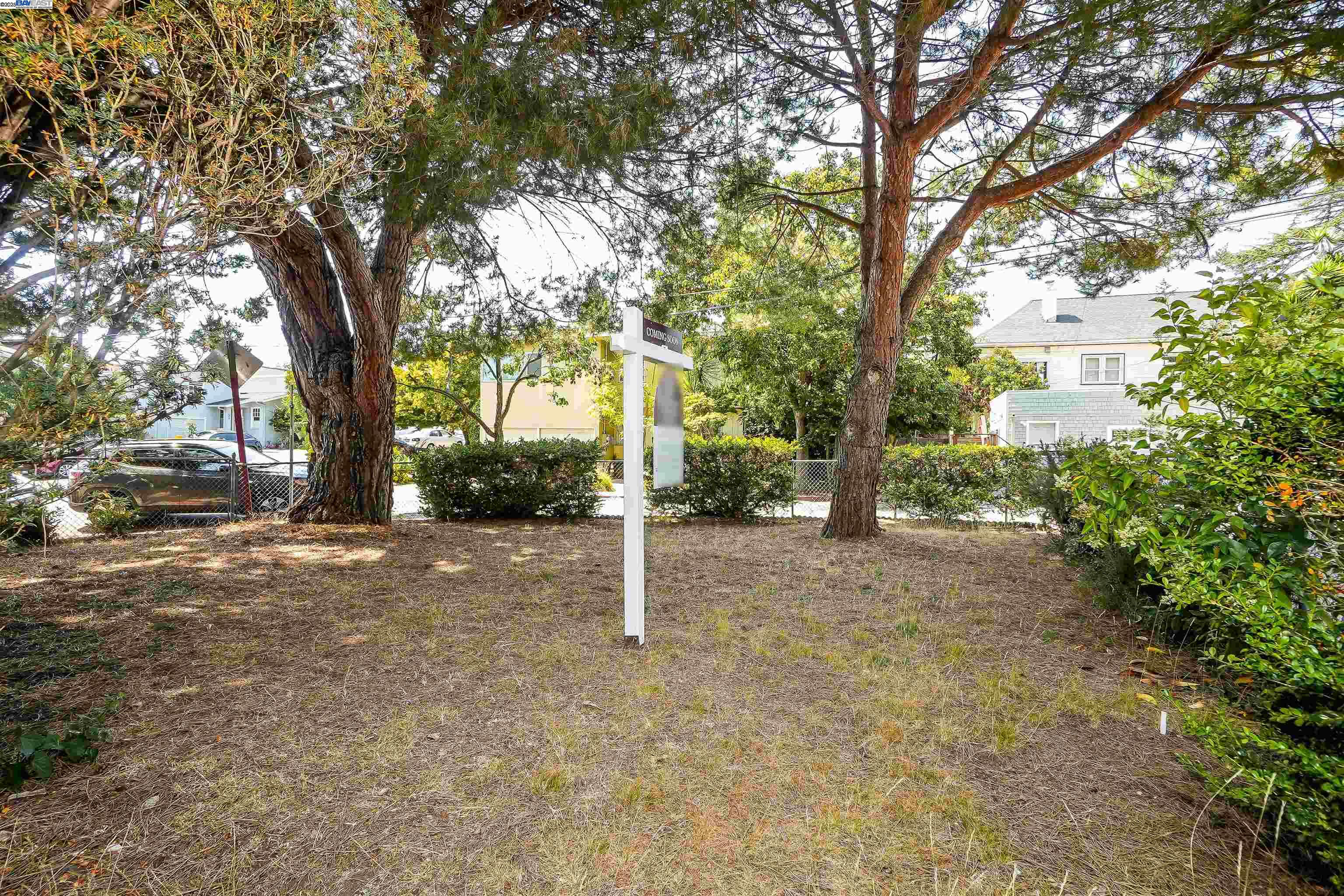 Detail Gallery Image 33 of 48 For 57 Entrada Ave, Oakland,  CA 94611 - 3 Beds | 1 Baths